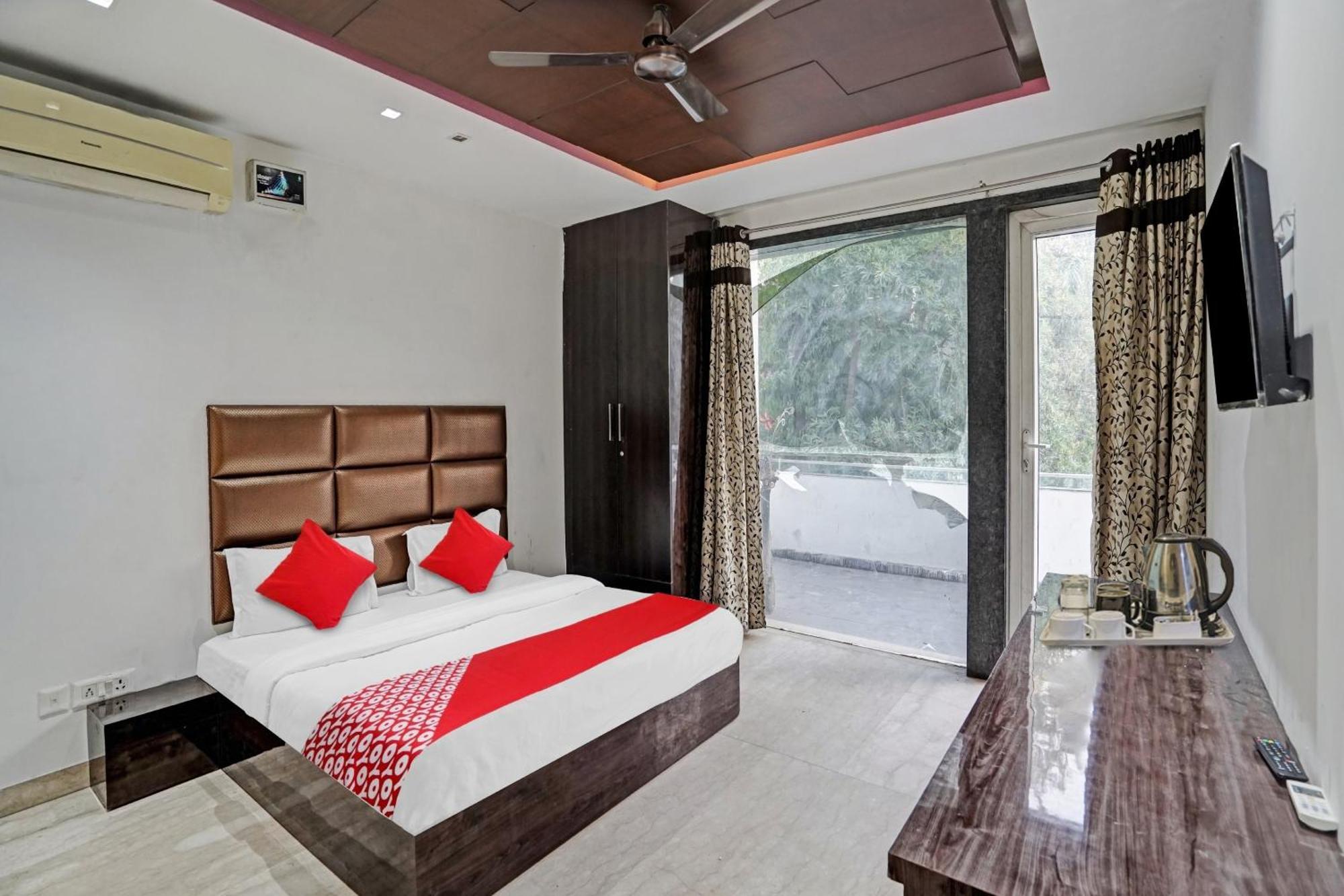 Hotel O South Galaxy New Delhi