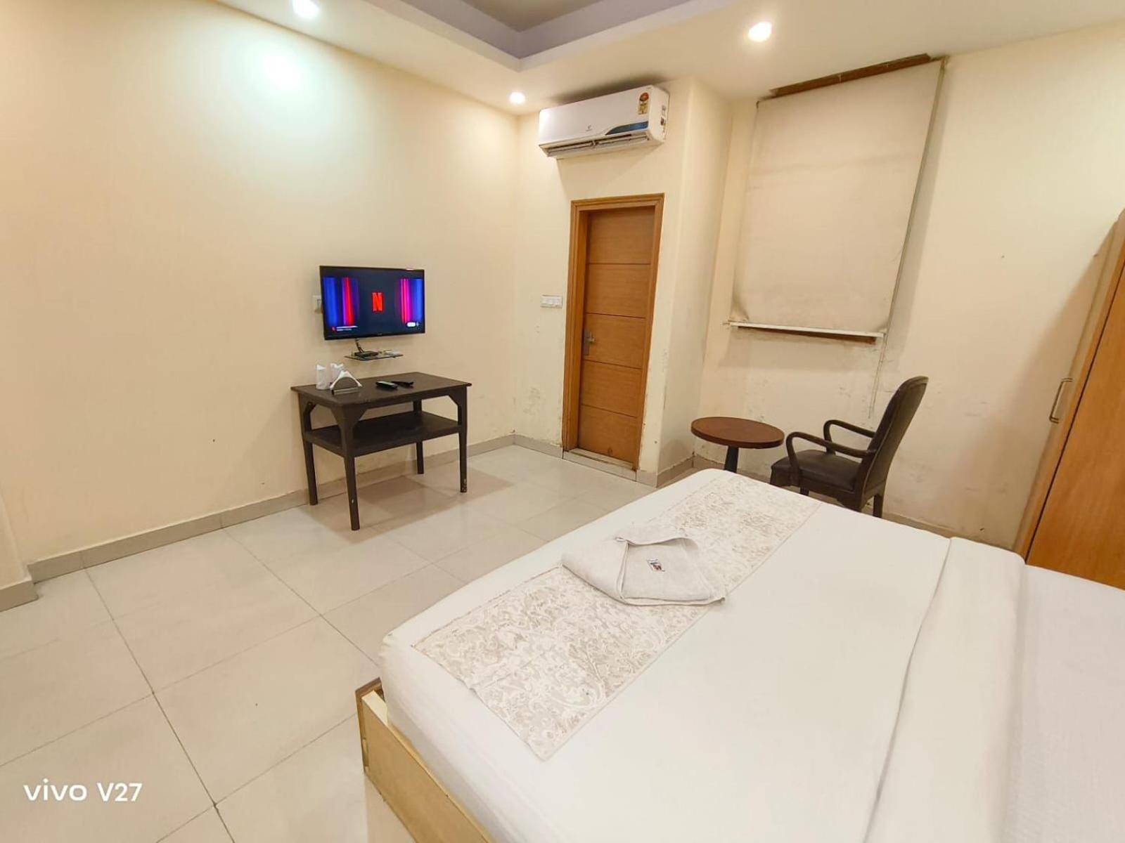 Casa de hóspedes Royal Residency Near Delhi Airport *