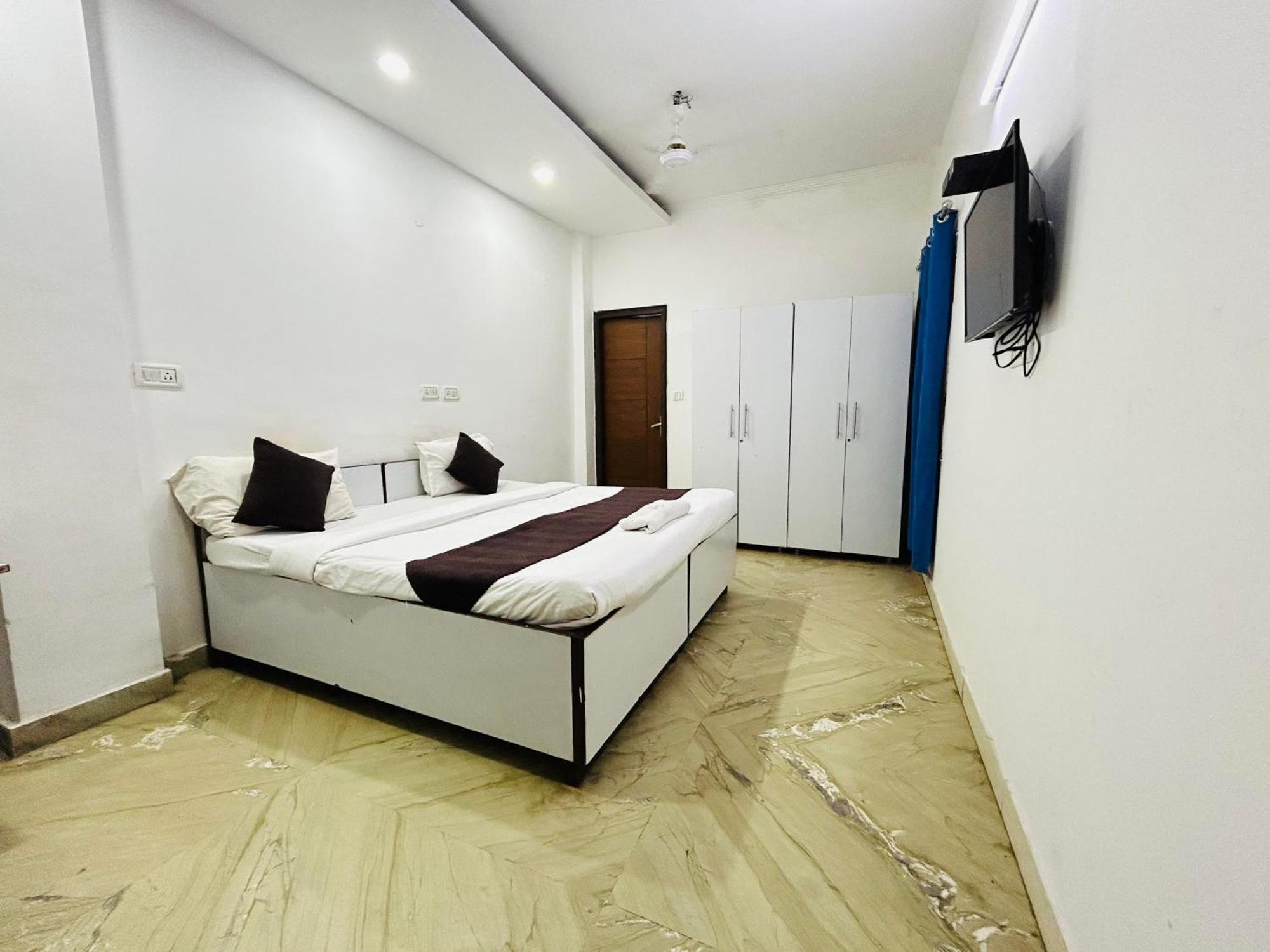 Hotel Golden Place