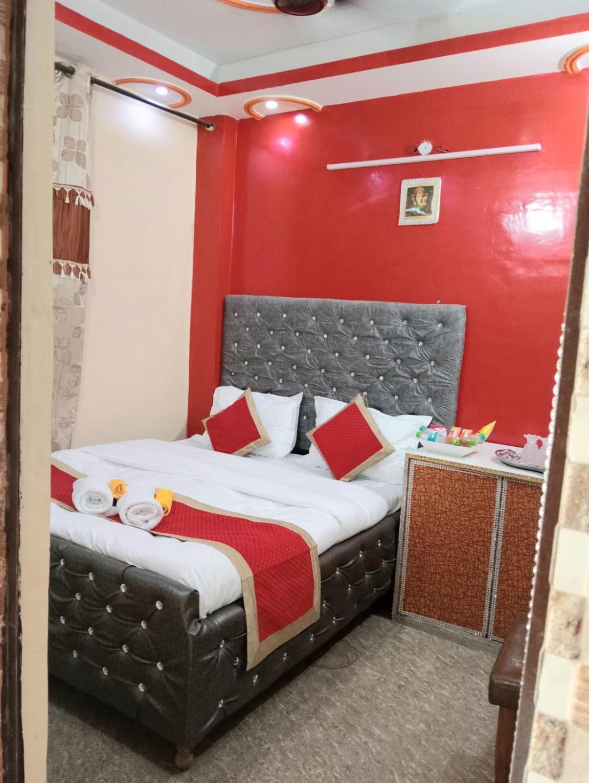 Shri Krishna Hotel