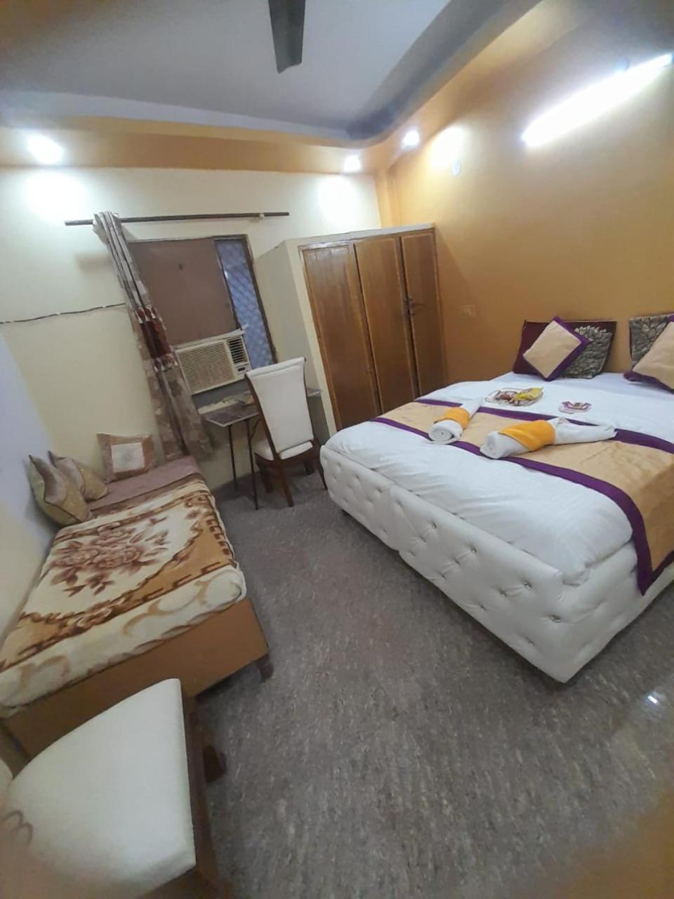 Hotel Shri Krishna *