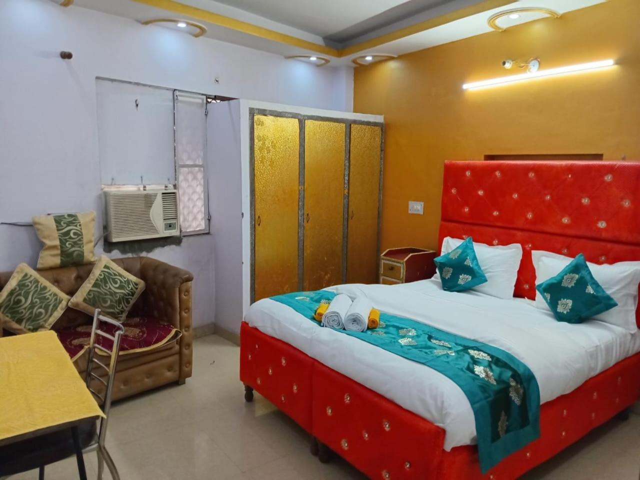 Shri Krishna Hotel New Delhi