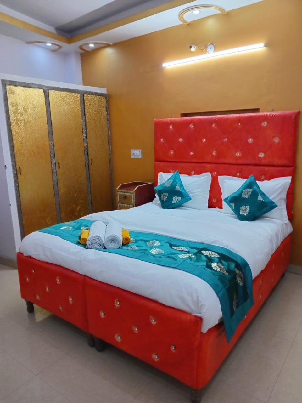 Hotel Shri Krishna *