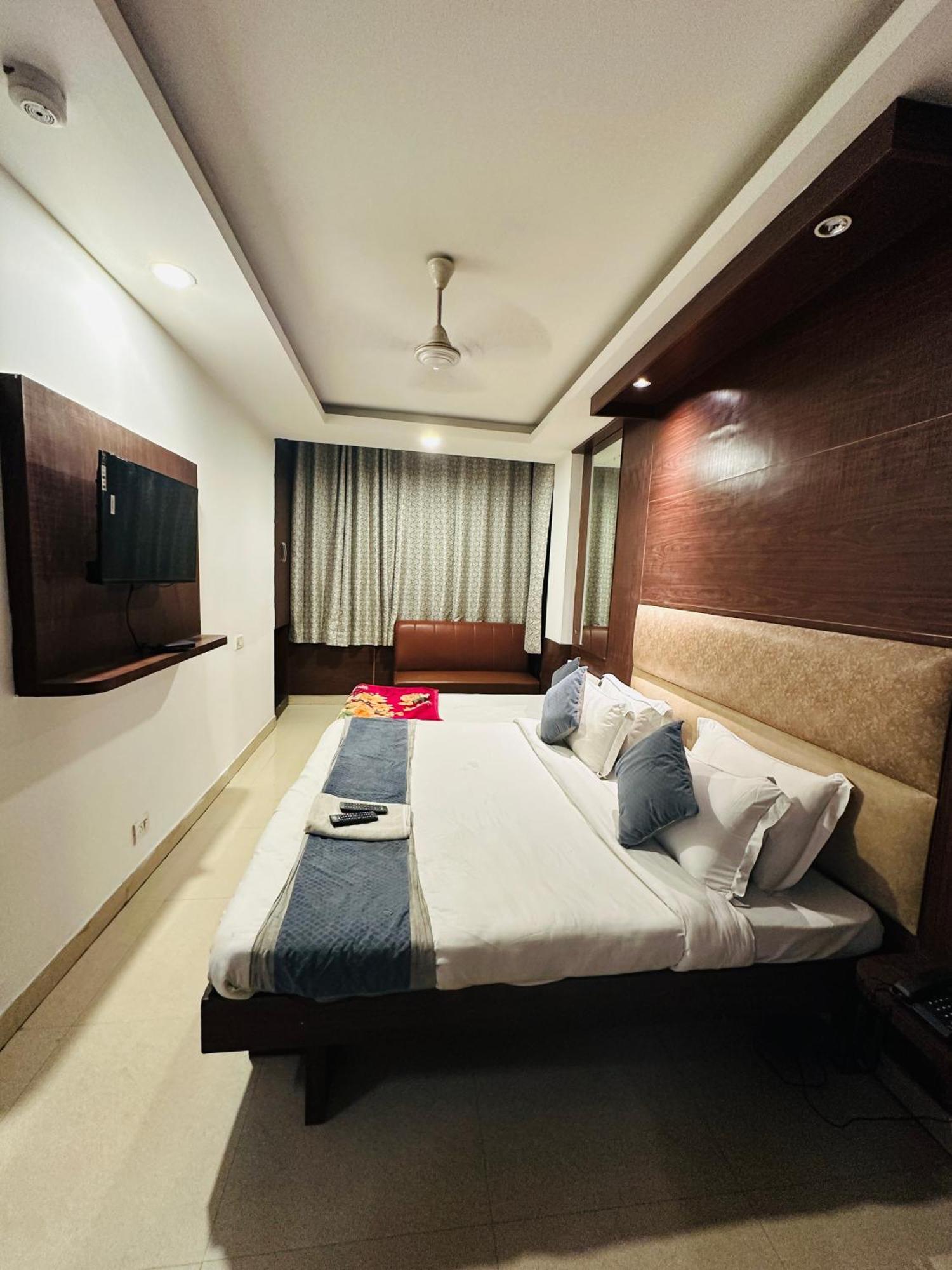Hotel The Flight Path 3*