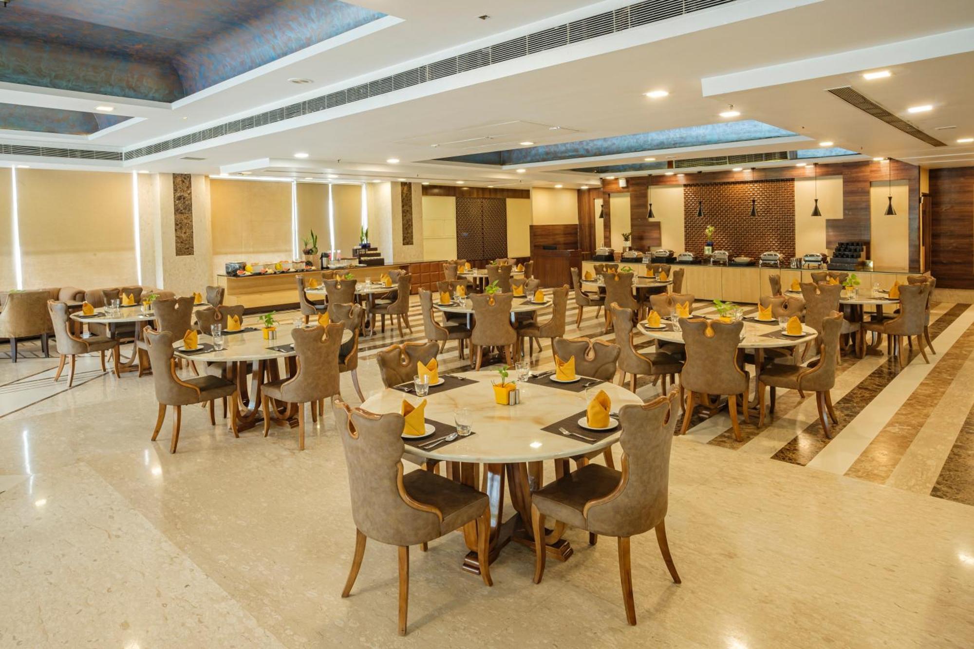 Hotel Opulent By Udman Chhattarpur 4*
