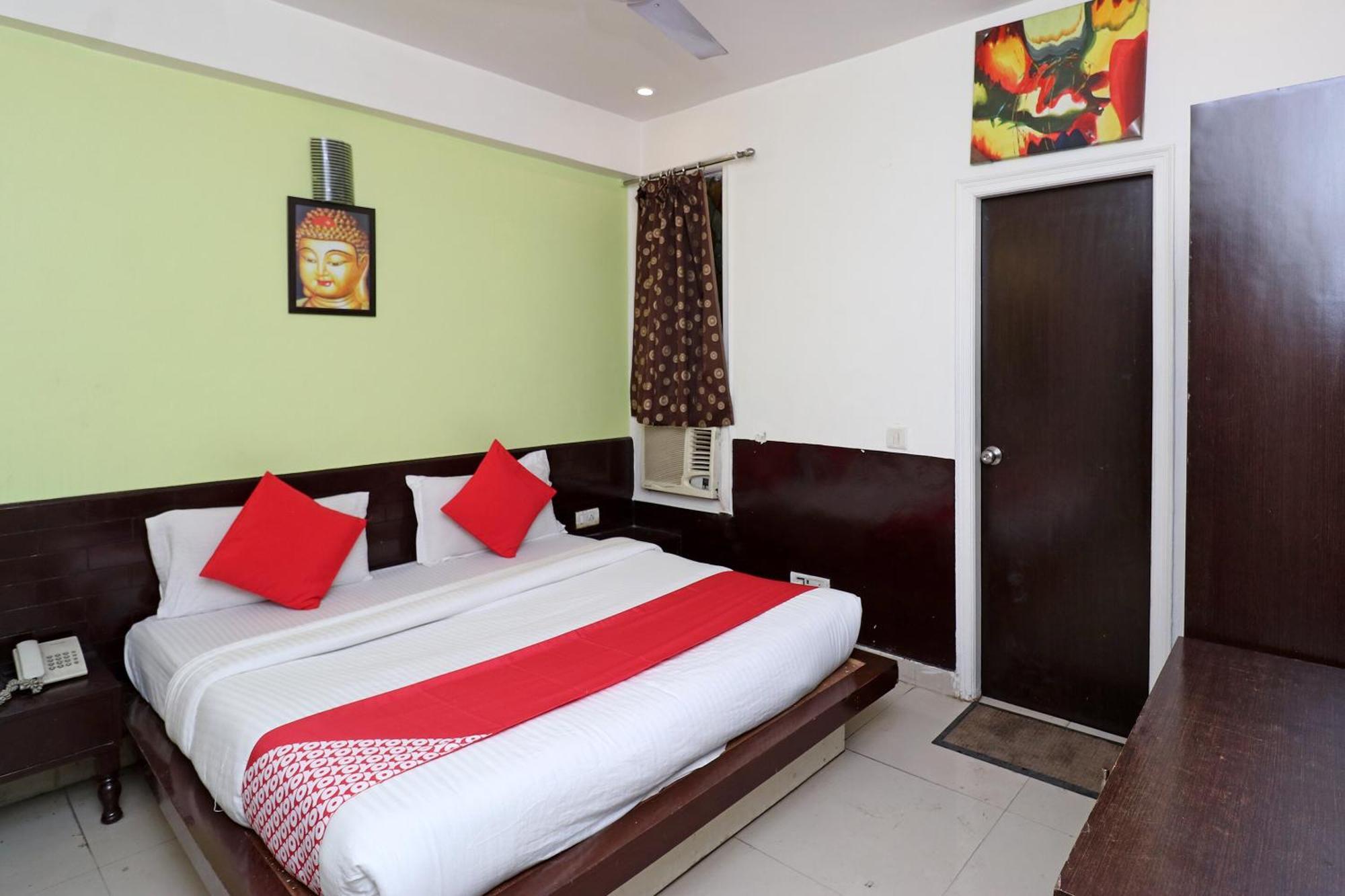 Hotel O Max 3*