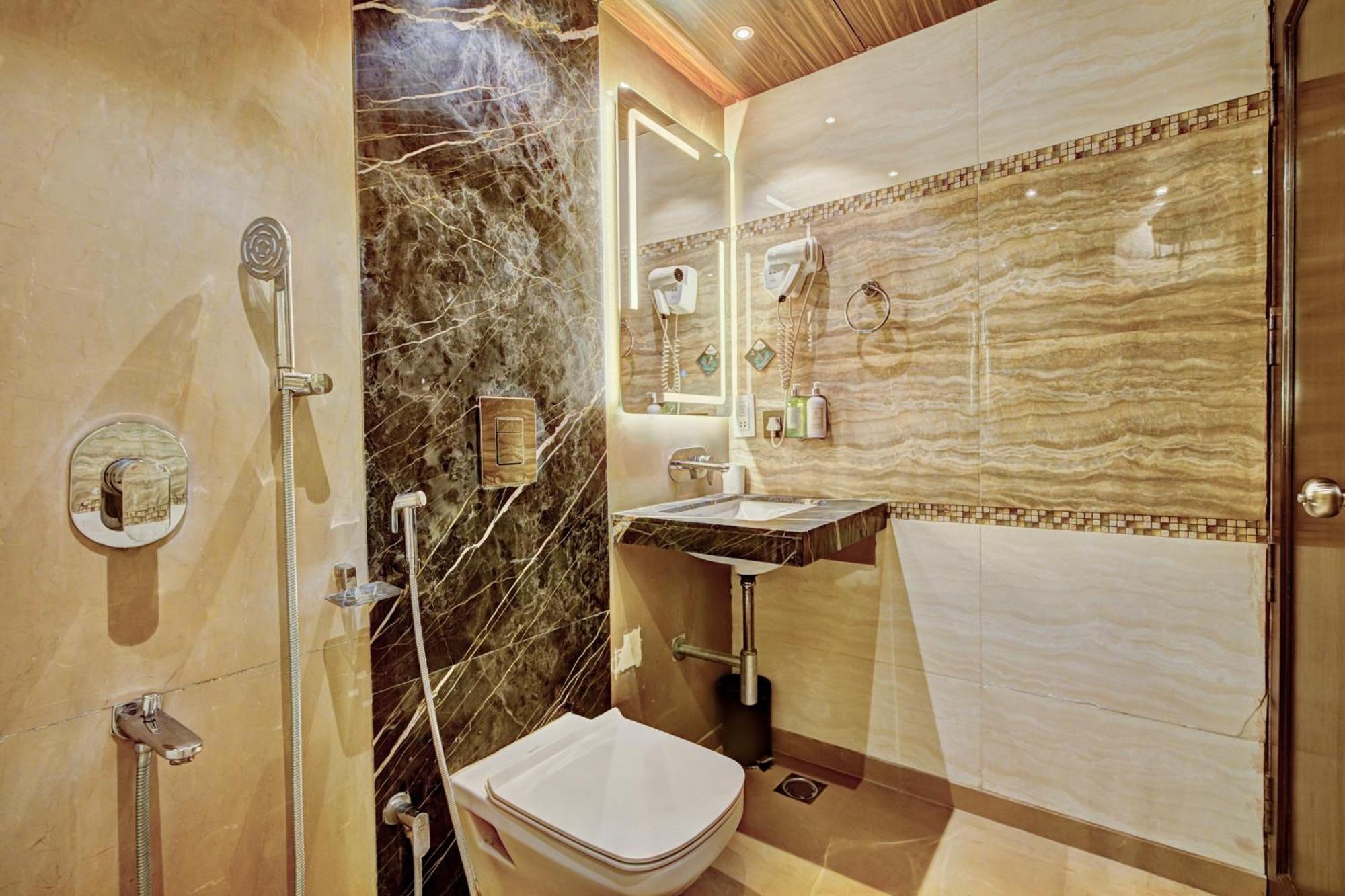Hotel Empire Suites,