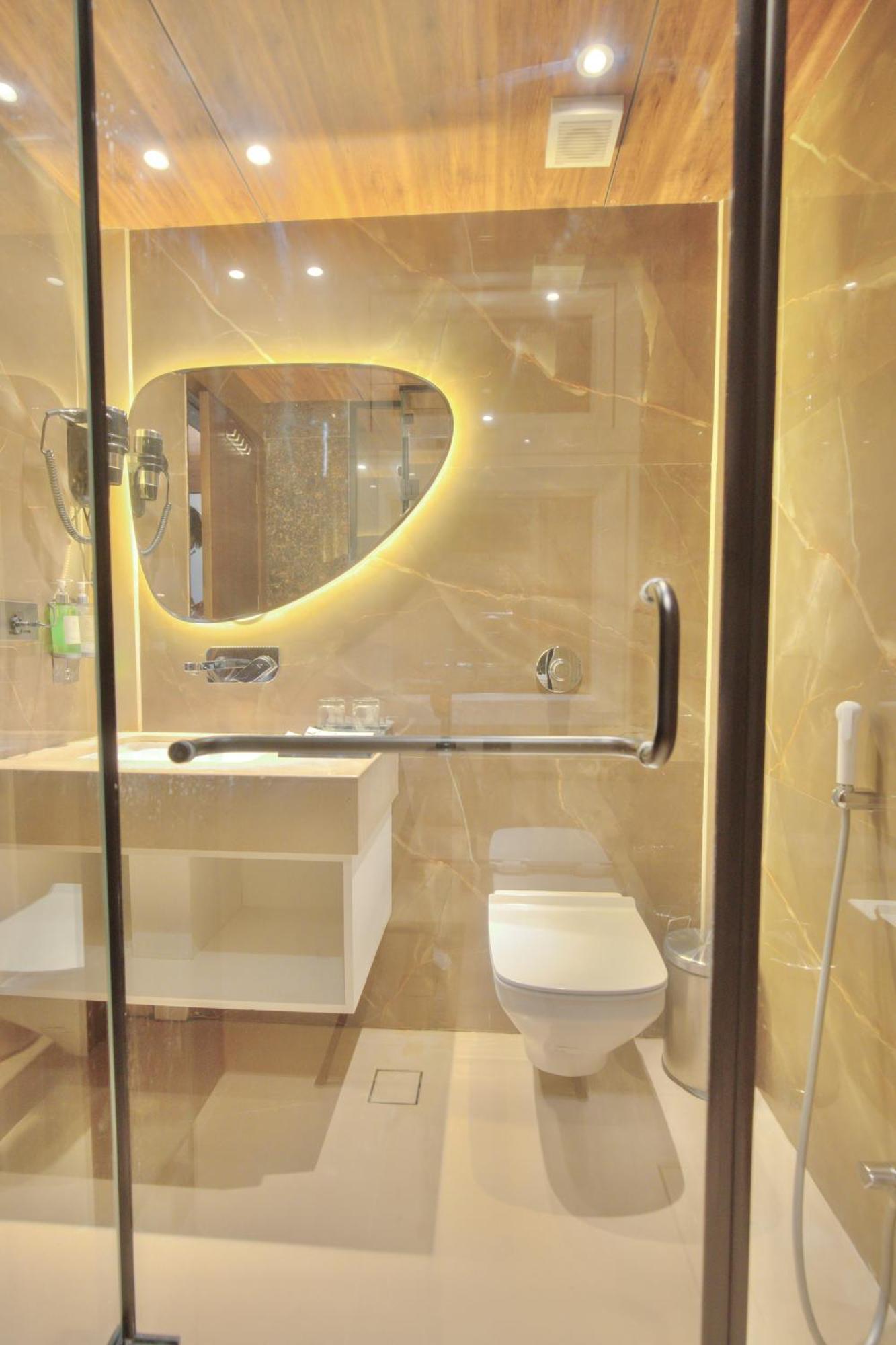 Empire Suites, Hotel