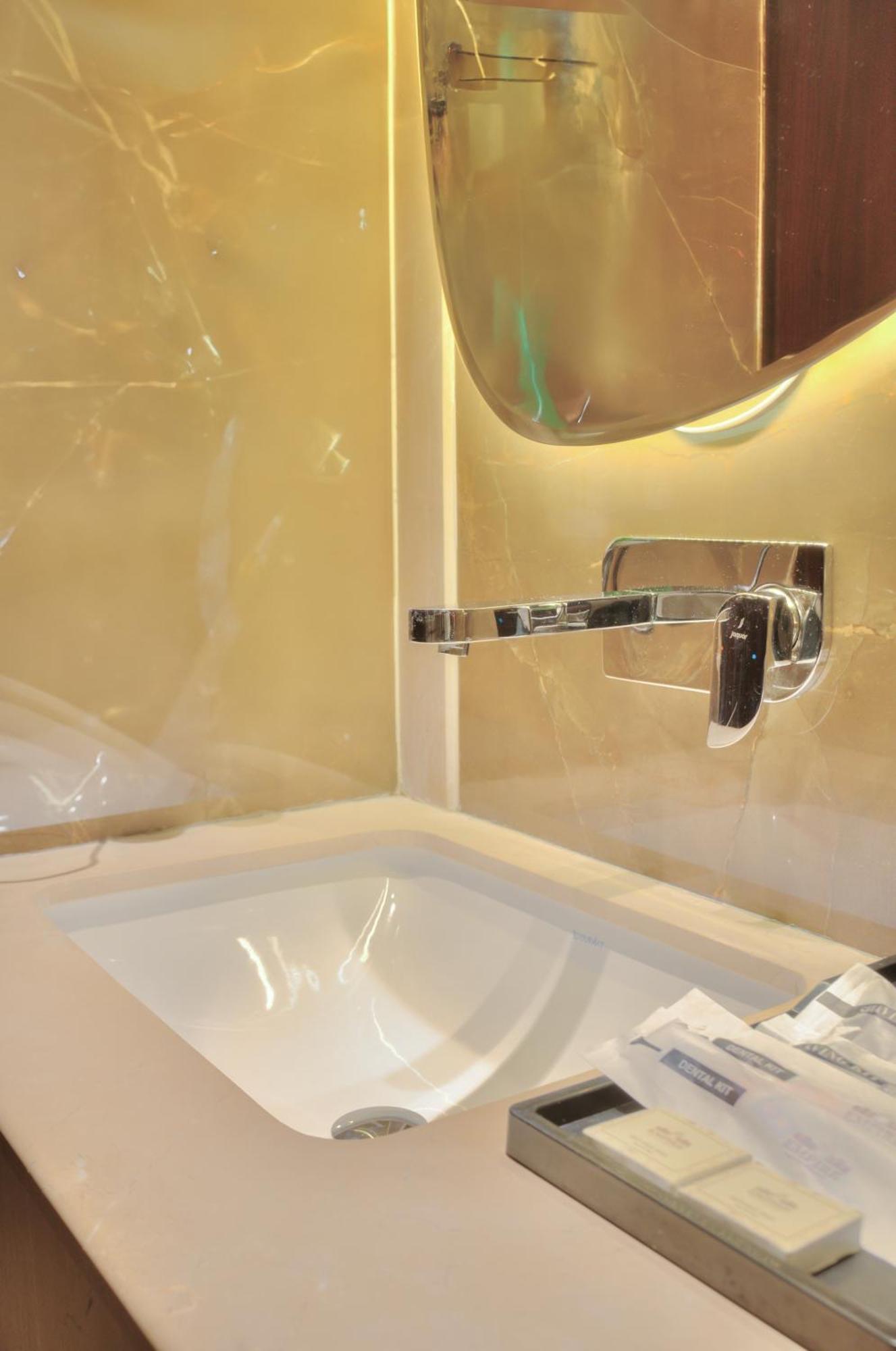 Hotel Empire Suites, New Delhi