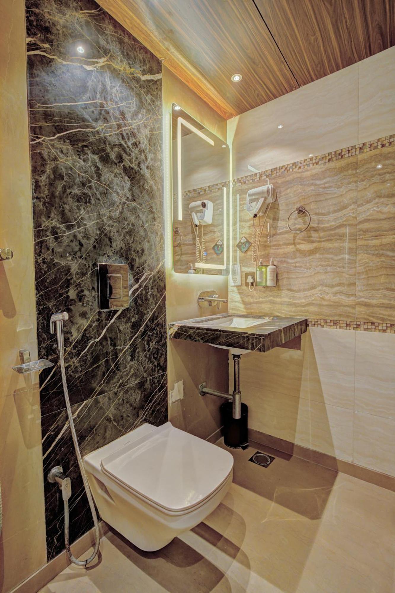 Hotel Empire Suites, 4*
