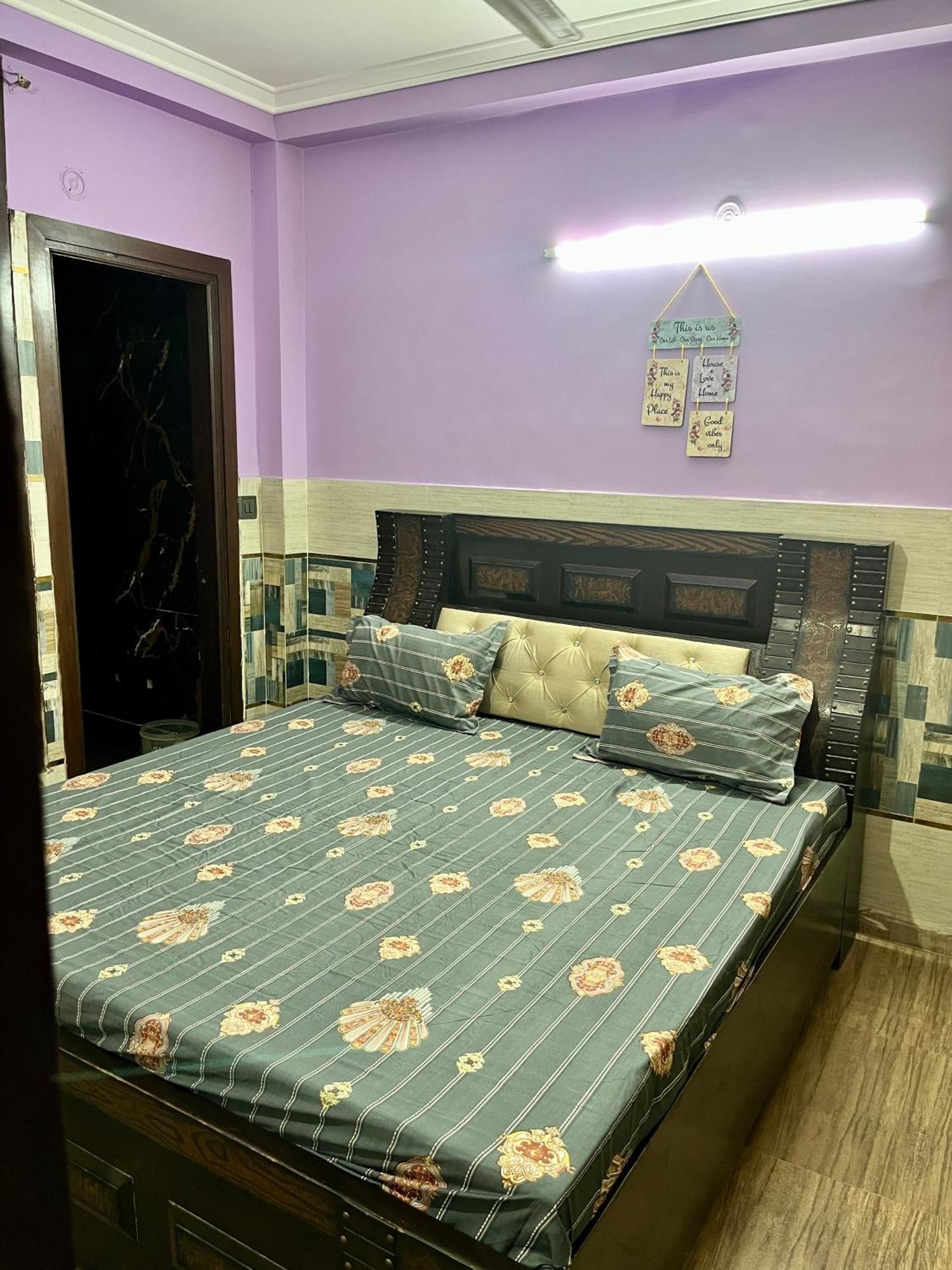 103 Cozy Flats 2 Bhk Flat,near Airport Delhi Apartment
