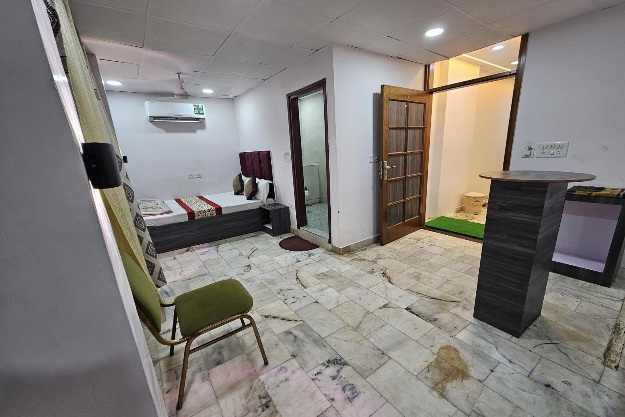 The Fazar Residency Near Hazrat Nizamuddin Dargah