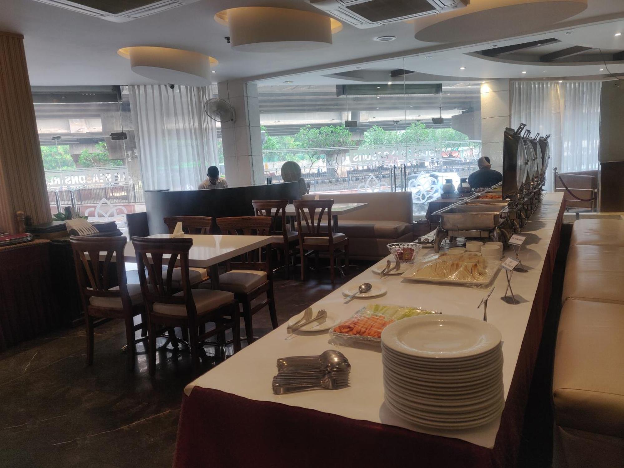Airport Le Seasons Hotel New Delhi