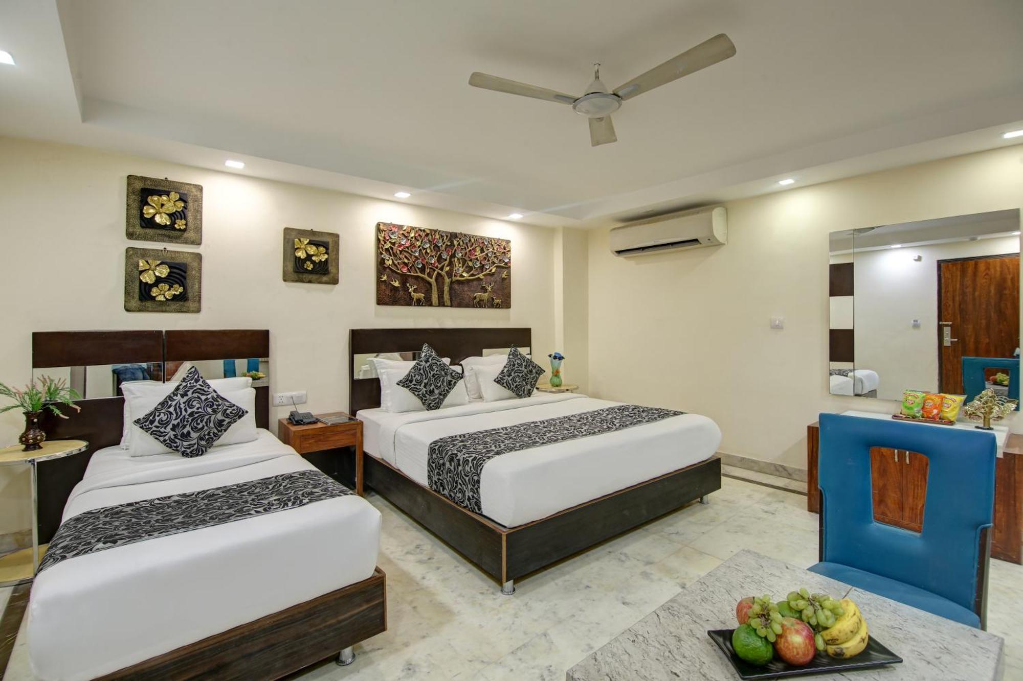 Hotel Neu - Near Connaught Place