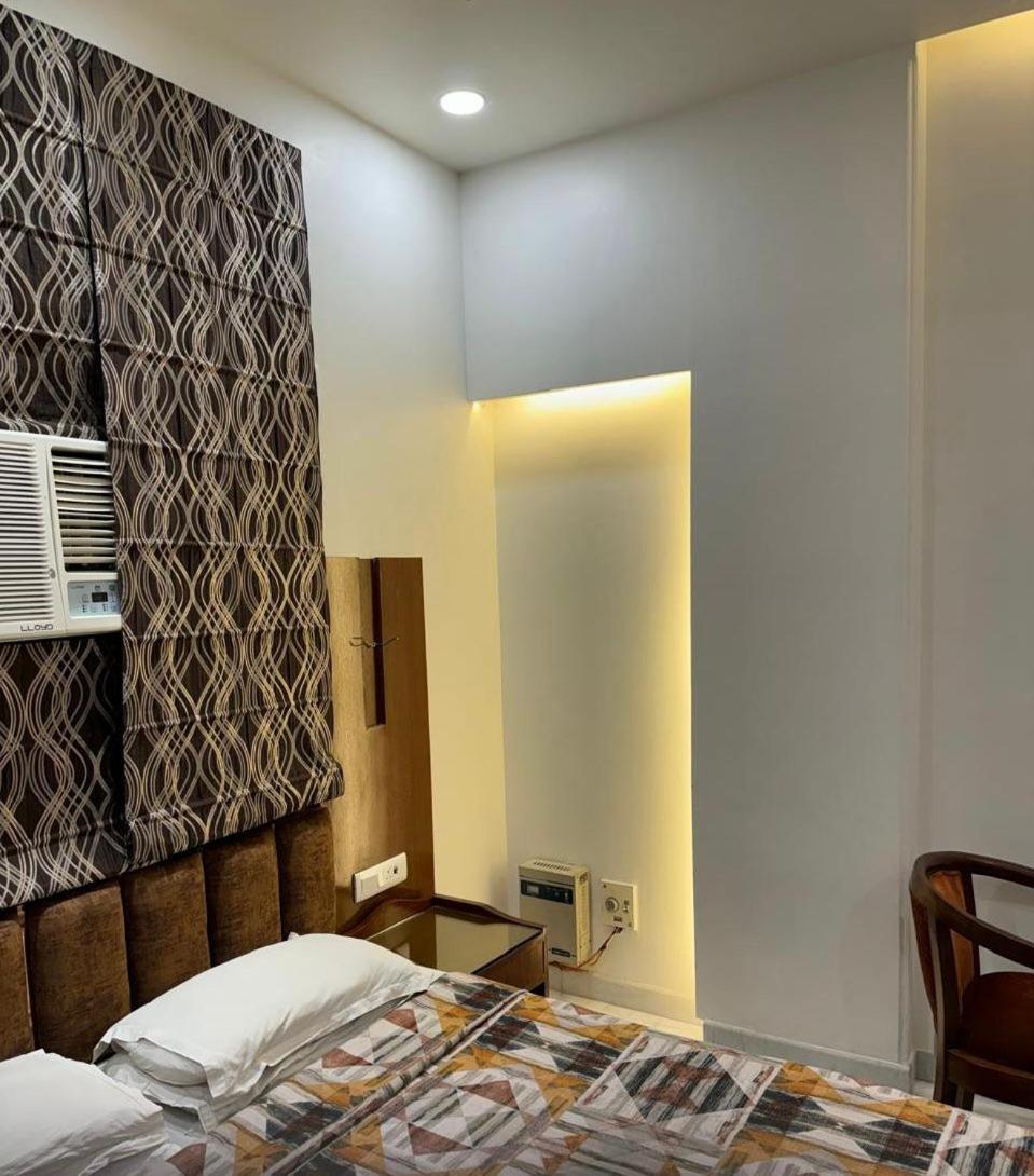 C Park - Karol Bagh, New Hotel 3*