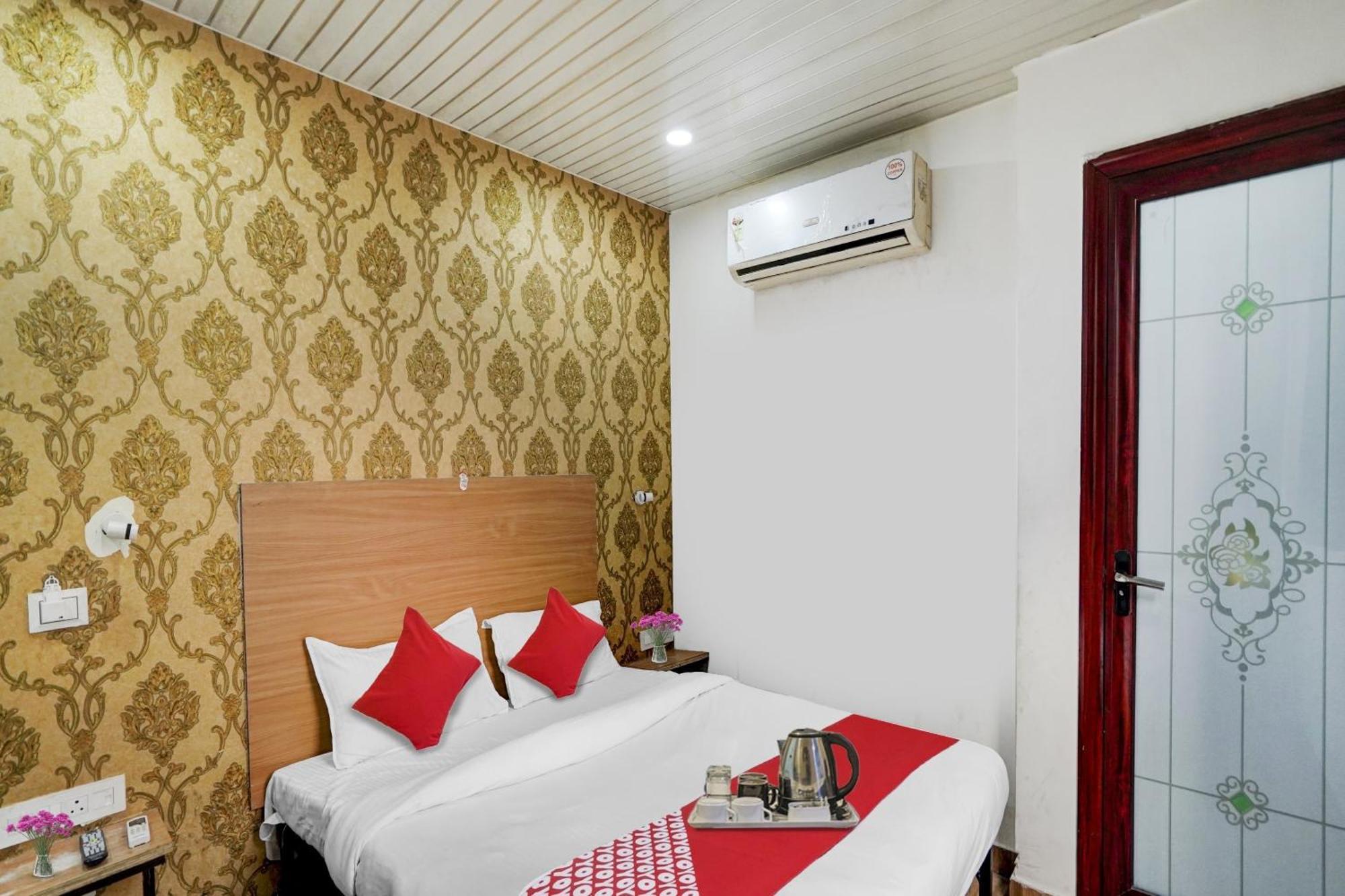 O R K Residency Near Jhilmil Metro Station Hotel New Delhi