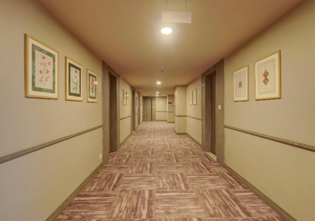 Calabash Luxury Near Airpot New Delhi