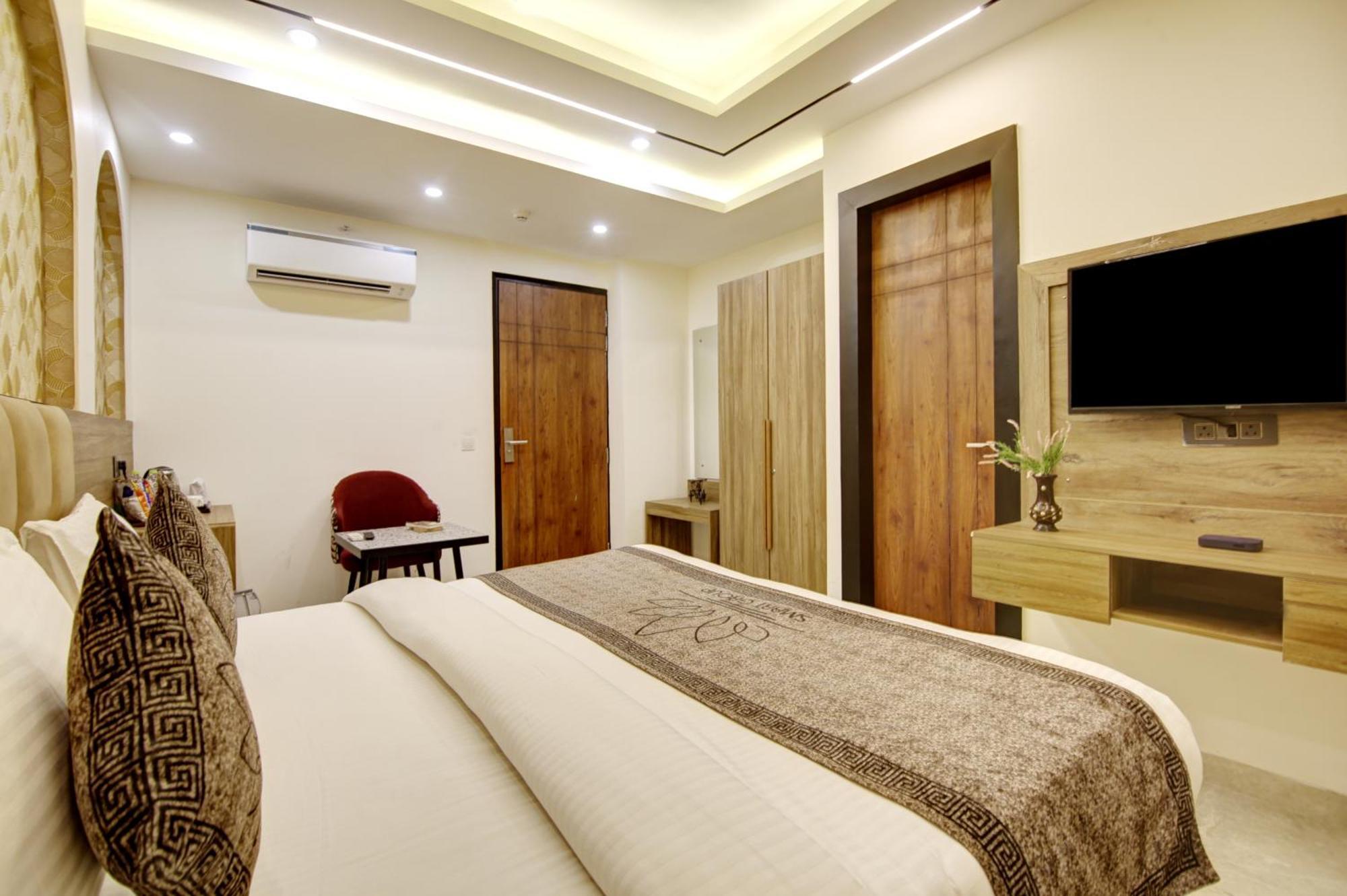 The Armani 3* New Delhi