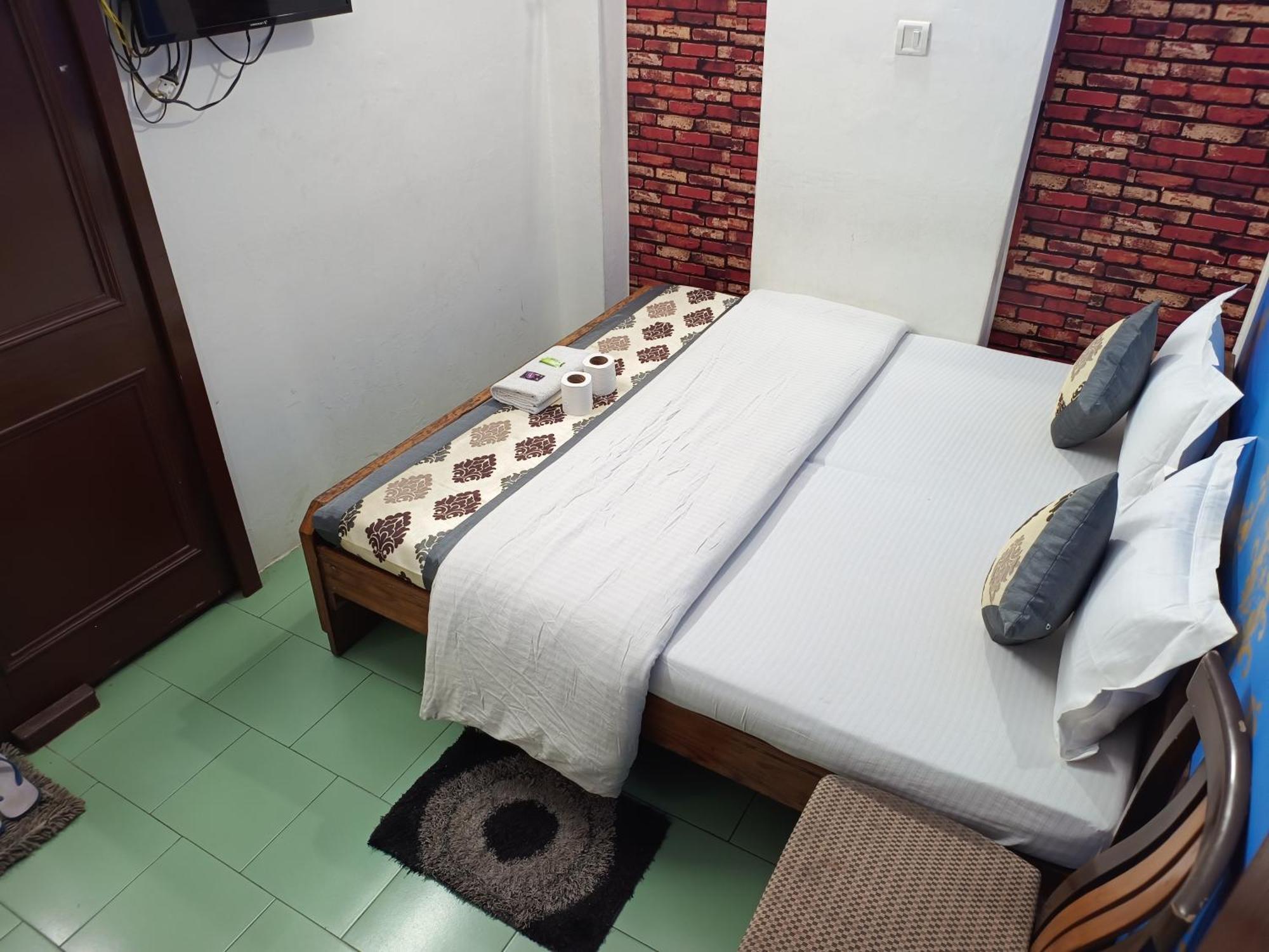 Majors Den Guest house New Delhi
