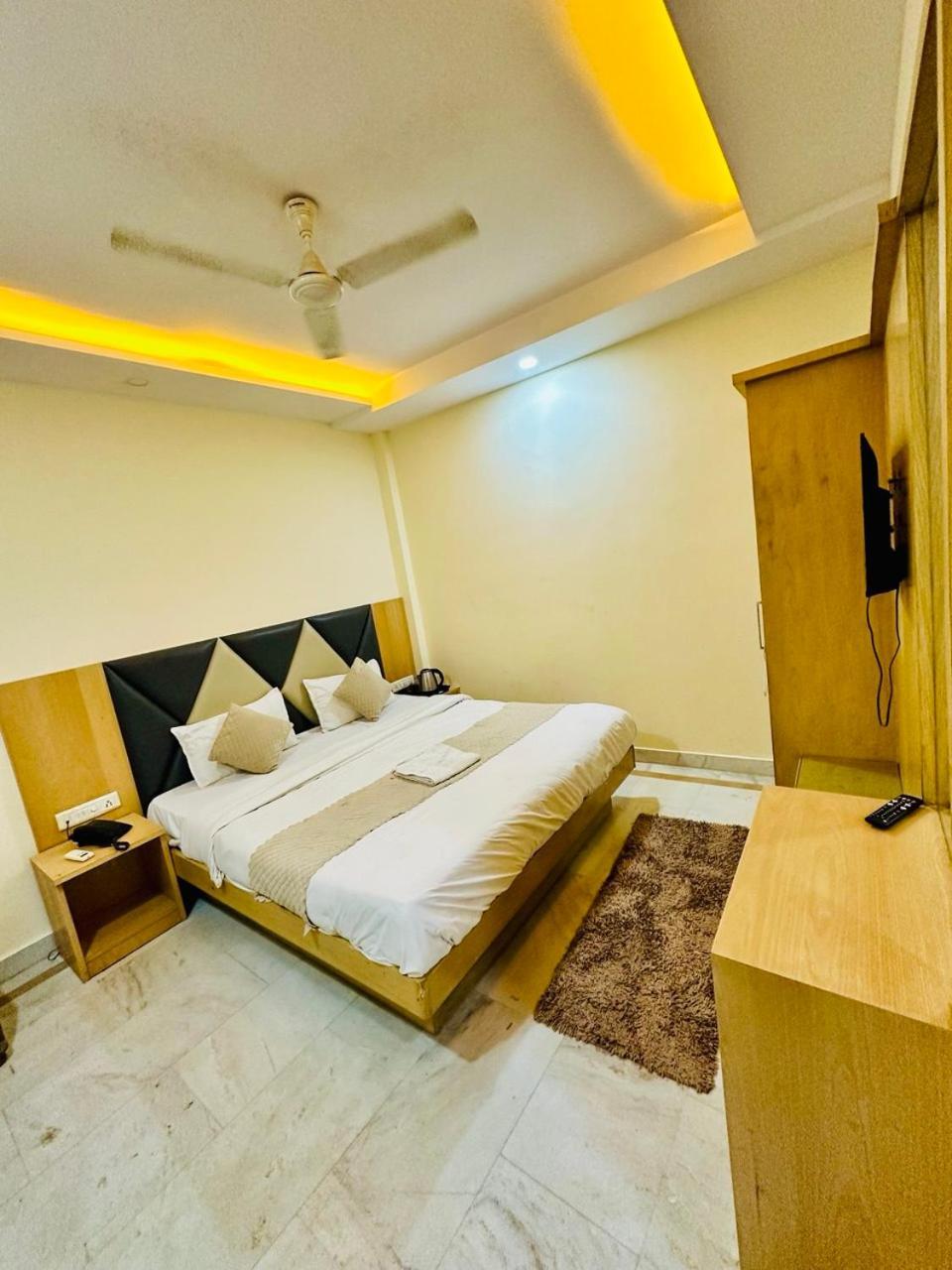 Hotel Bramhaputra Near Railway Station New Delhi