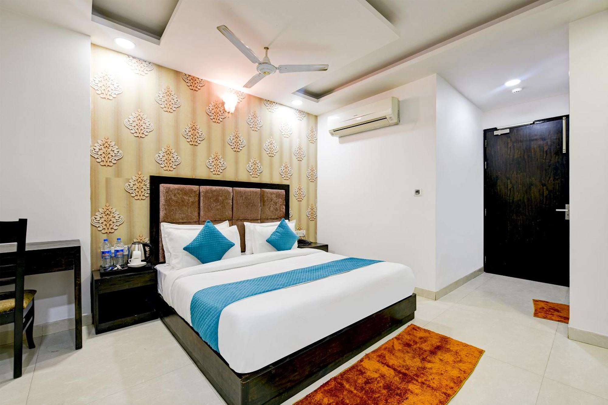 Hotel Atlantis Near Delhi Airport 4*