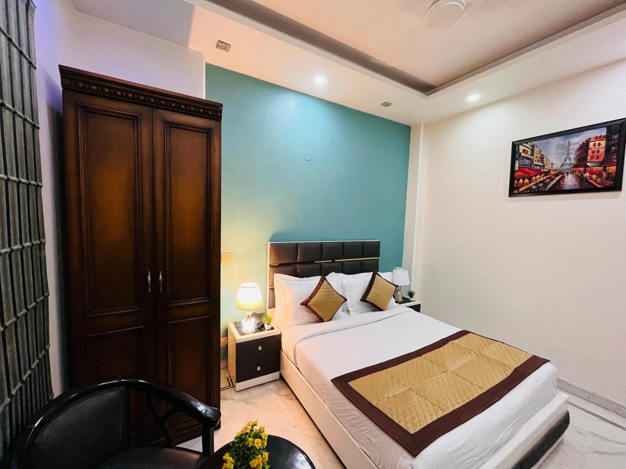 South - Park Near Hauz Khas South Delhi Hotel 3*