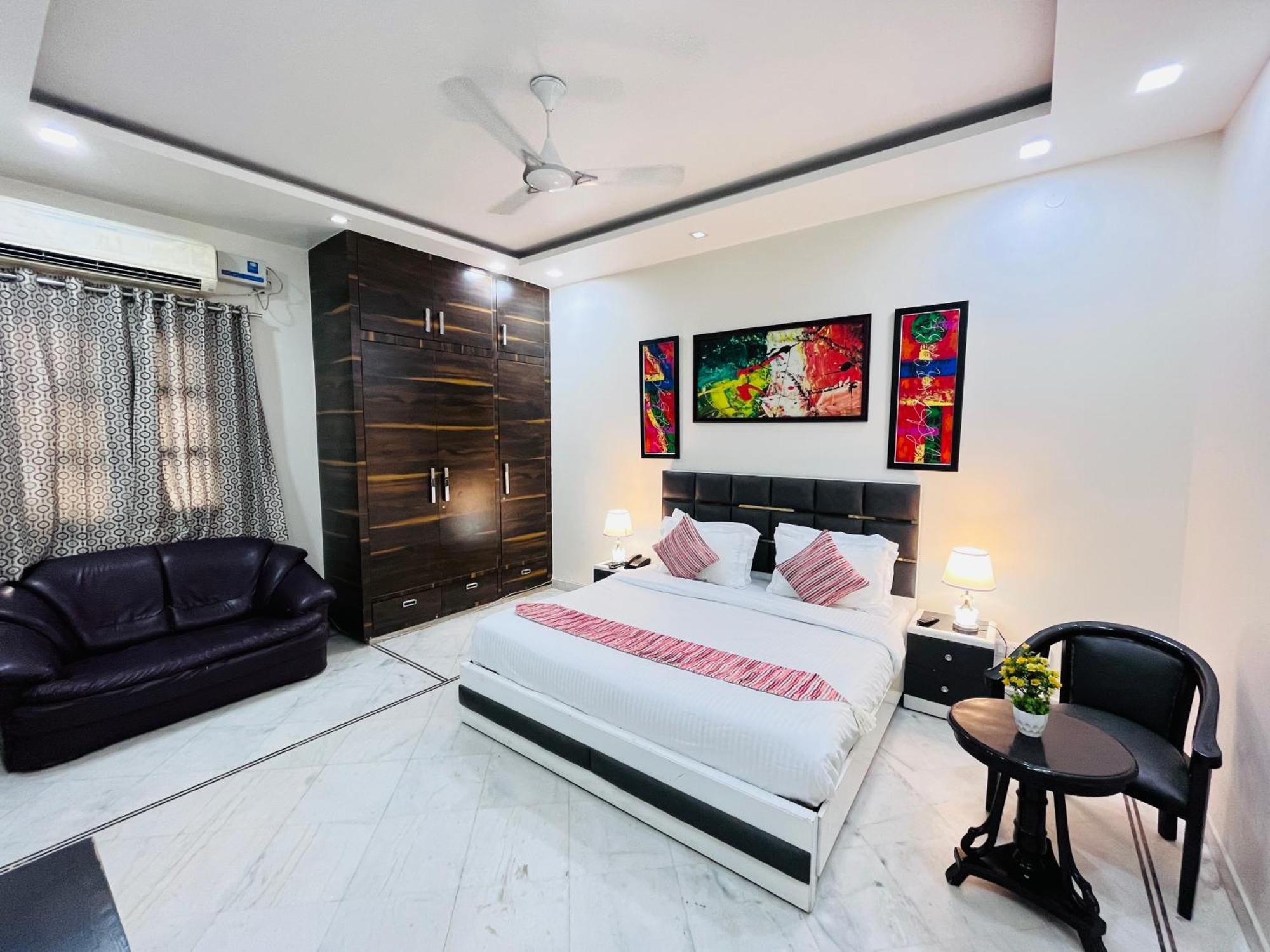 South - Park Near Hauz Khas South Delhi Hotel