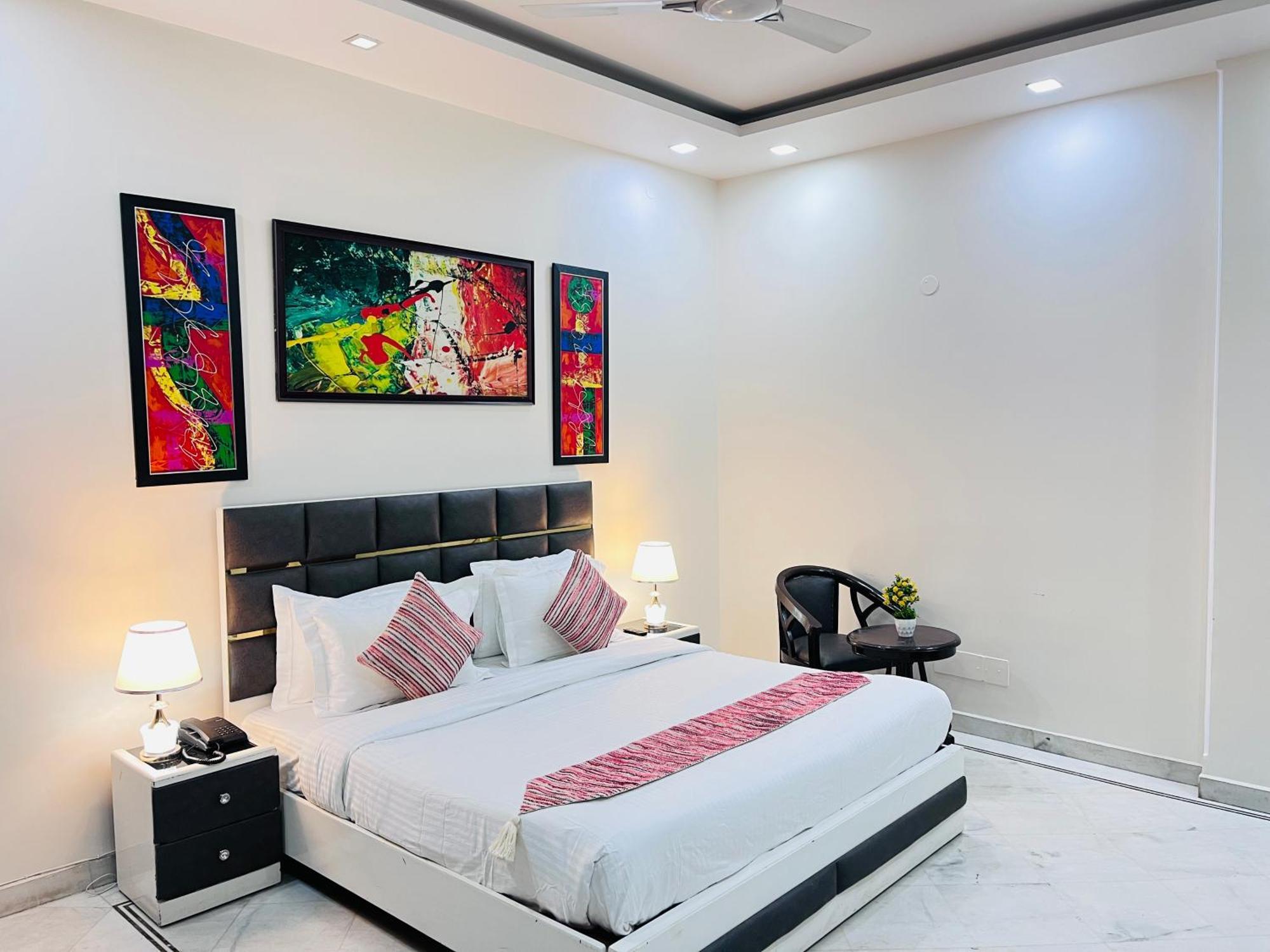 South - Park Near Hauz Khas South Delhi 3*