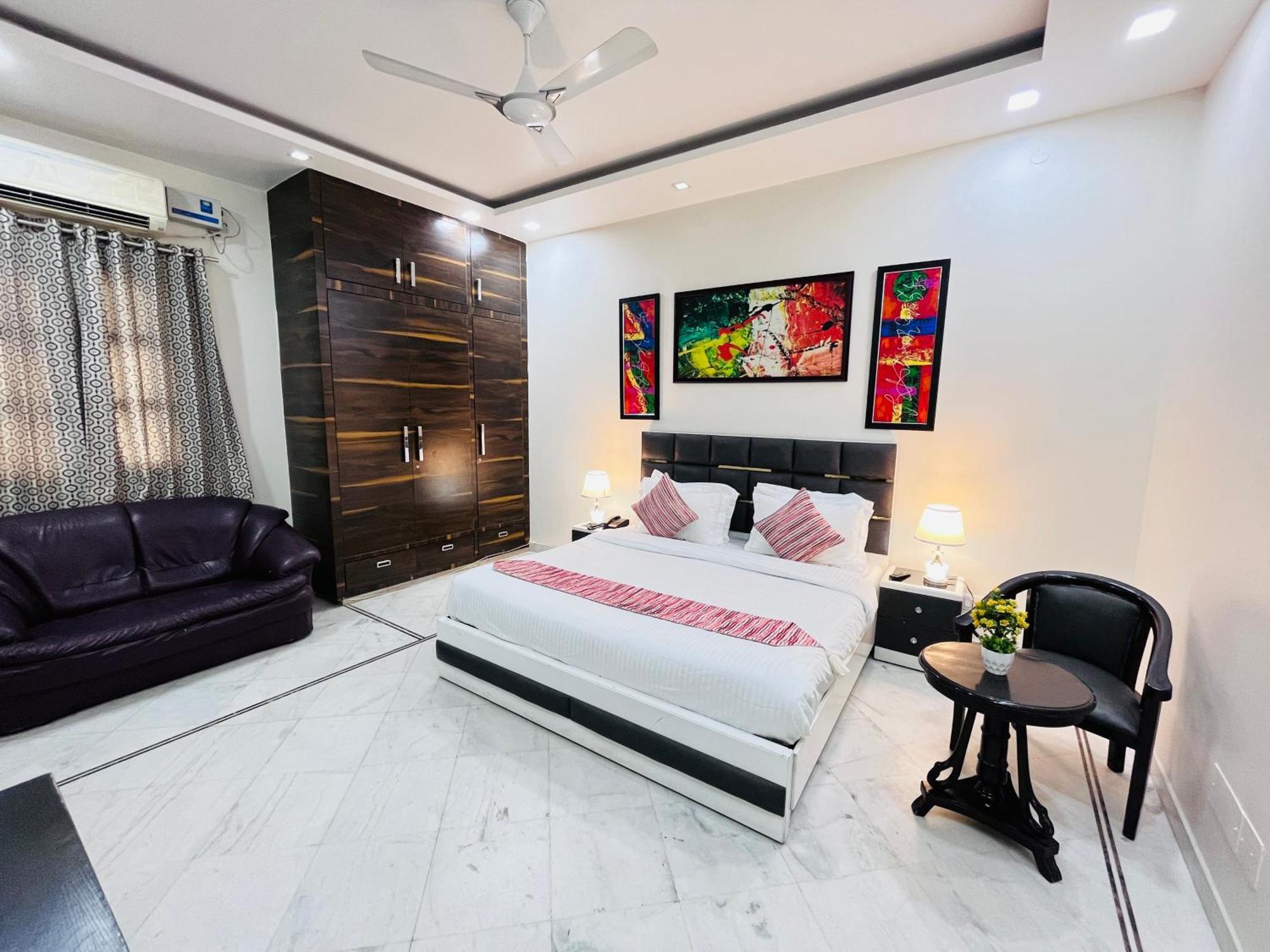 South - Park Near Hauz Khas South Delhi Hotel