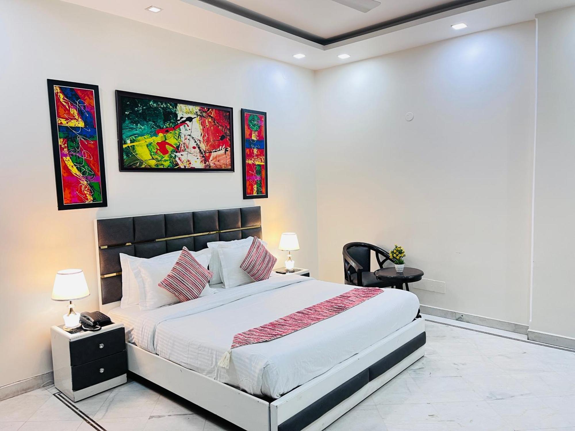 South - Park Near Hauz Khas South Delhi Hotel 3*
