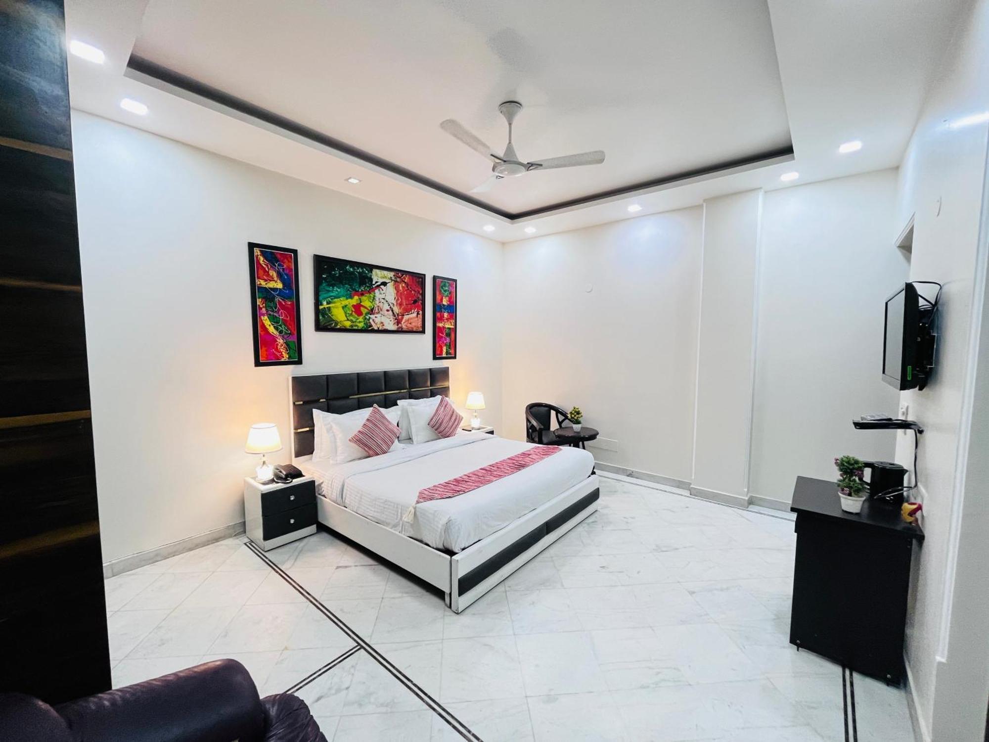 South - Park Near Hauz Khas South Delhi Hotel