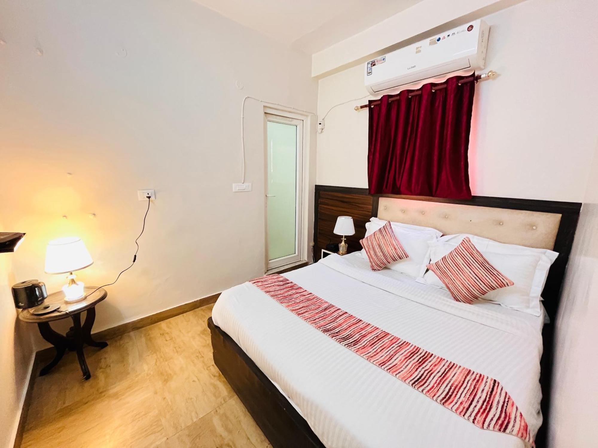 South - Park Near Hauz Khas South Delhi Hotel