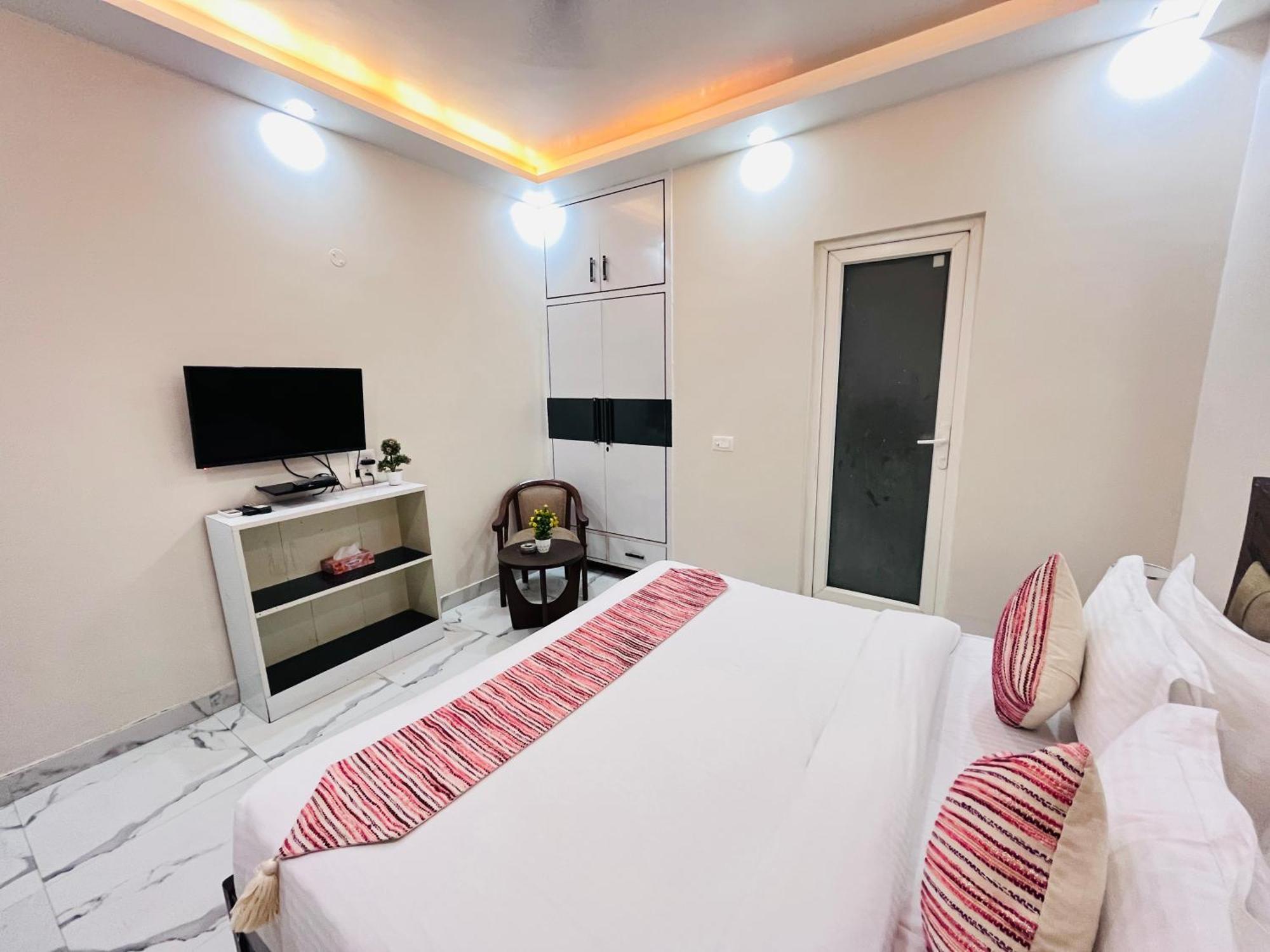South - Park Near Hauz Khas South Delhi 3*