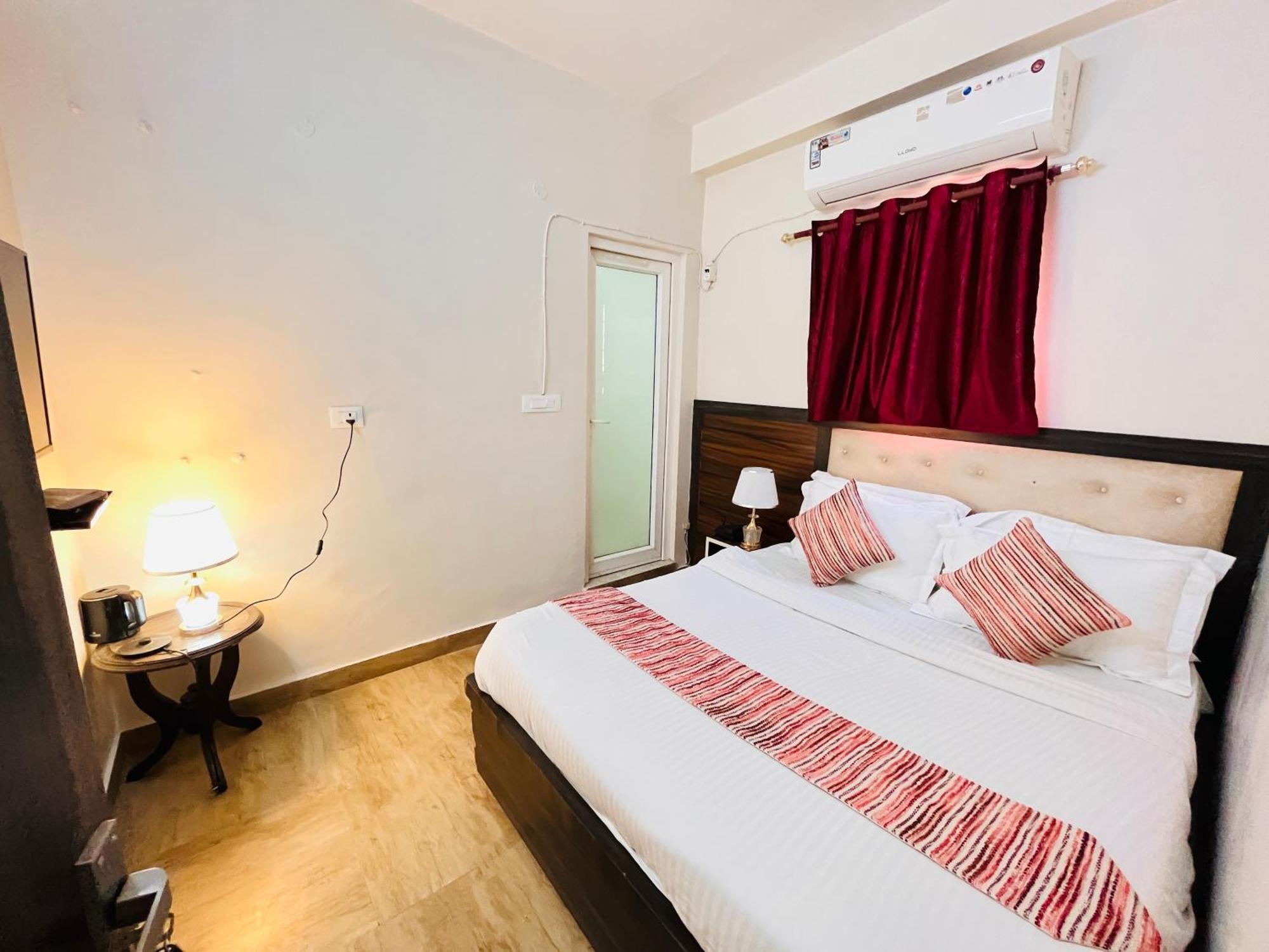 South - Park Near Hauz Khas South Delhi Hotel 3*