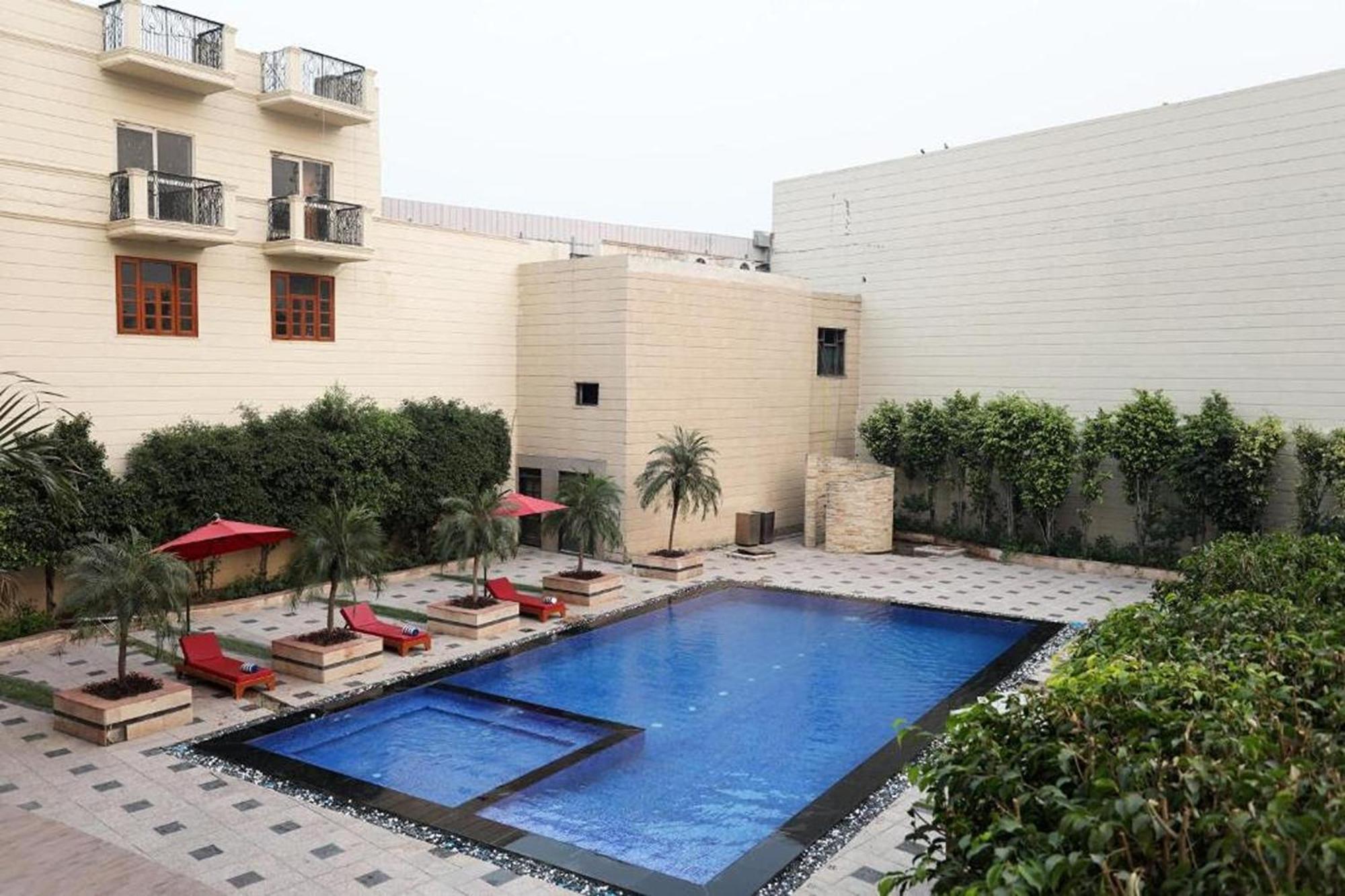 Fabhotel Prime The Western With Swimming Pool Hotel New Delhi