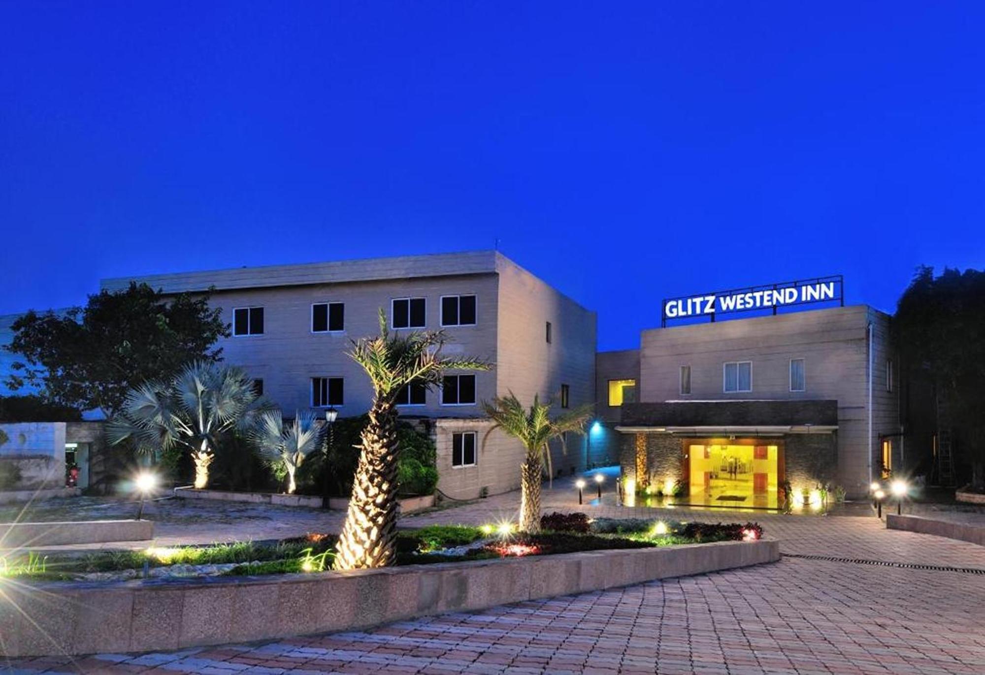 Hotel Fabhotel Prime The Western With Swimming Pool New Delhi
