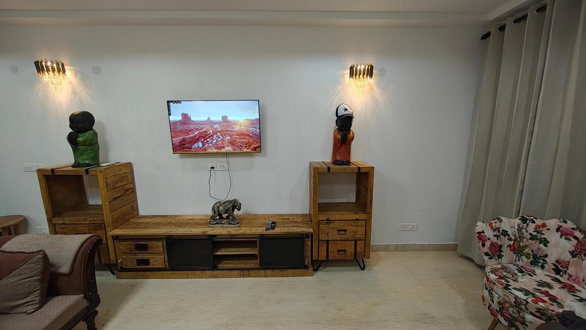 Fortune Service 4bhk,j-45 New Delhi