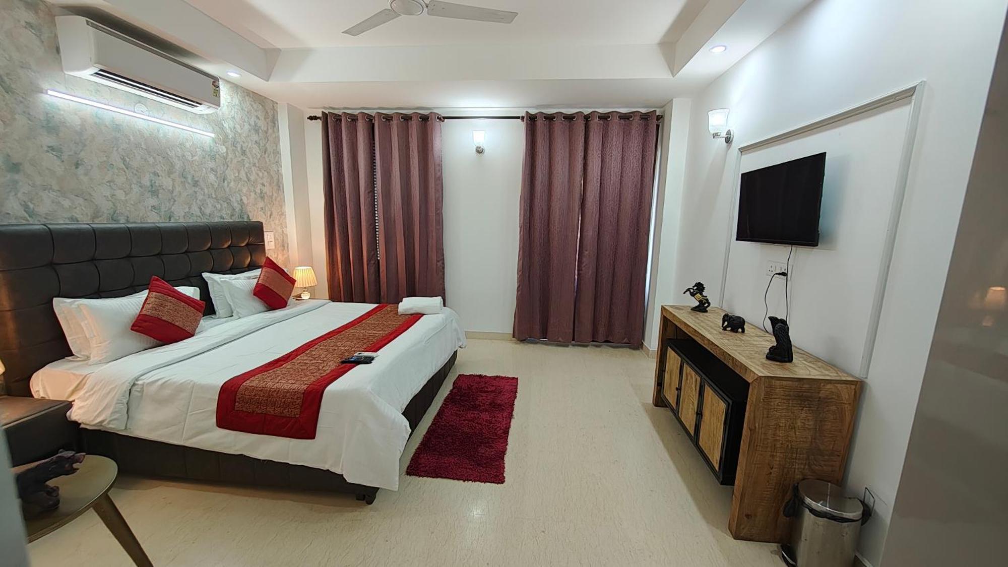 Fortune Service 4bhk,j-45 Apartment New Delhi