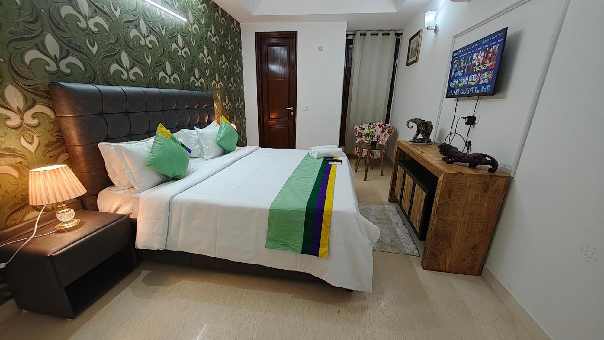 Fortune Service 4bhk,j-45 * New Delhi