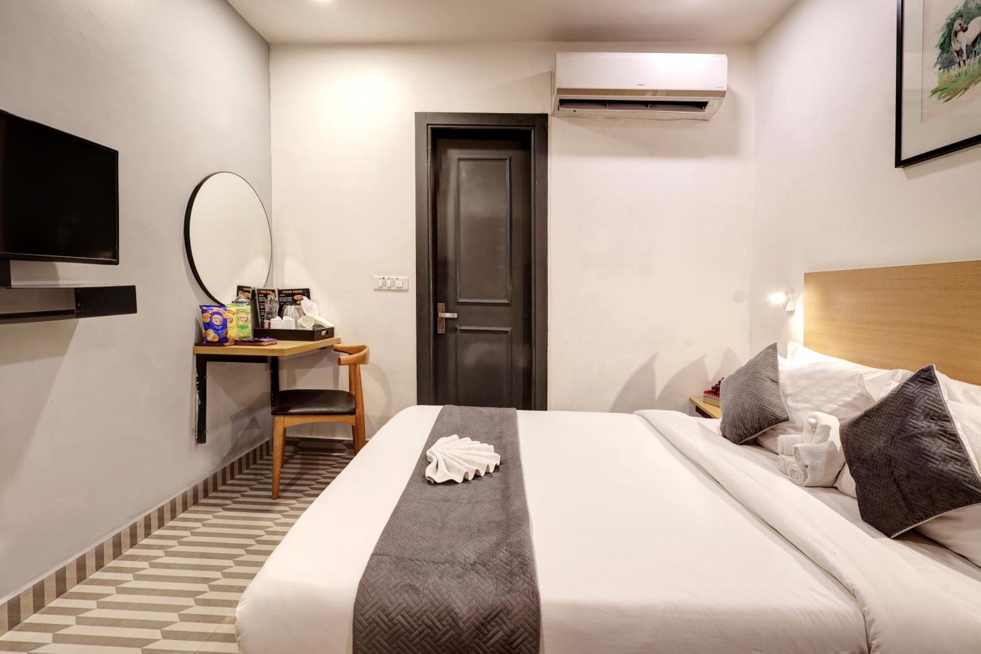 The Rasa Near Welcome Metro Station Hotel