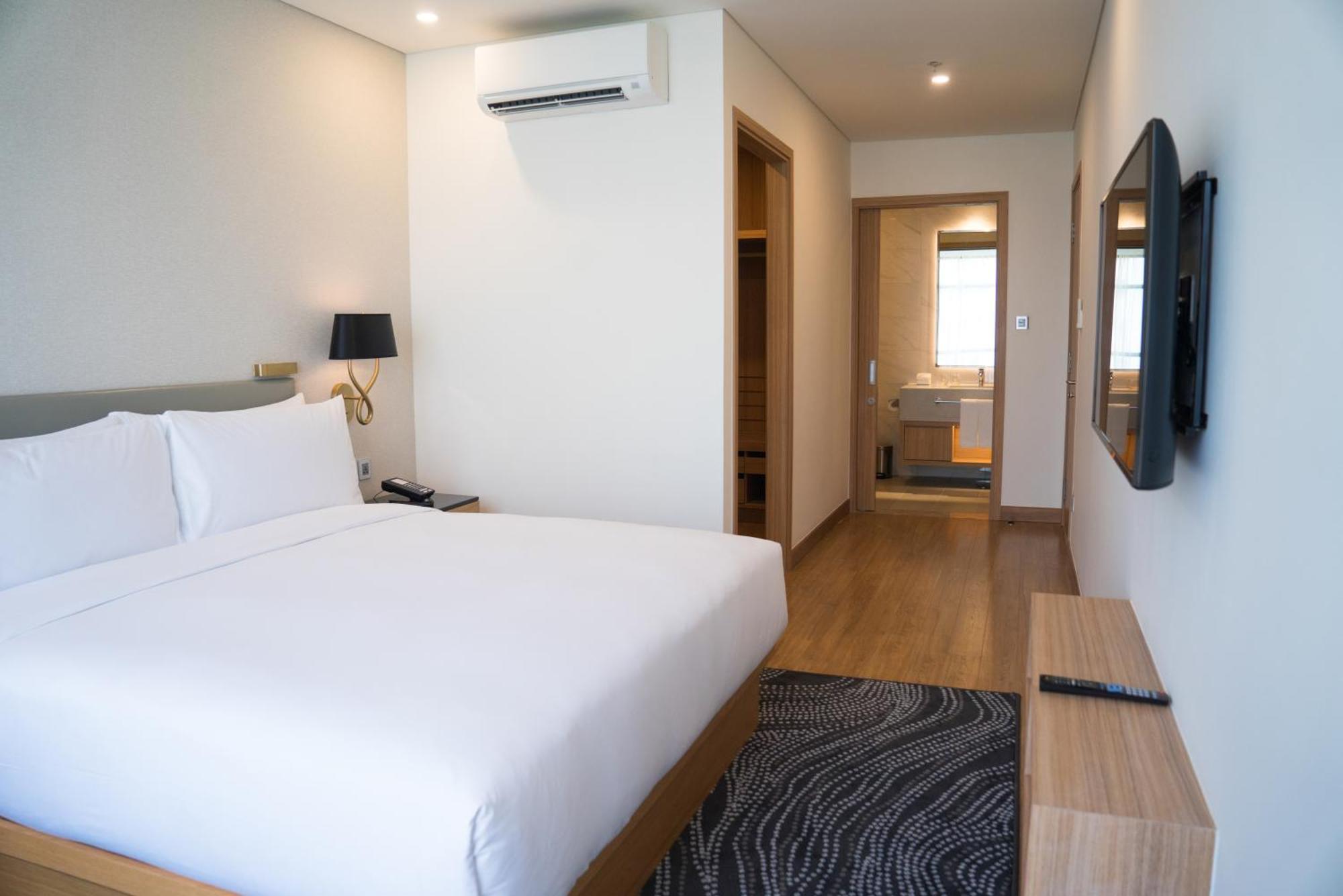 Tarrk A Family Near Igi Airport Delhi 4*