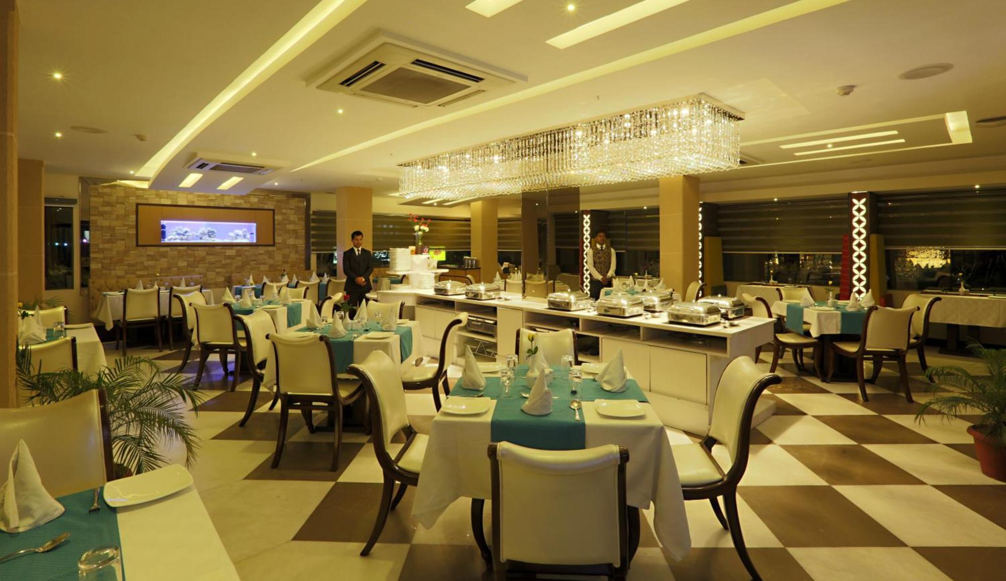 Prithvi Palace Aerocity Delhi Airport 4* Nova Deli