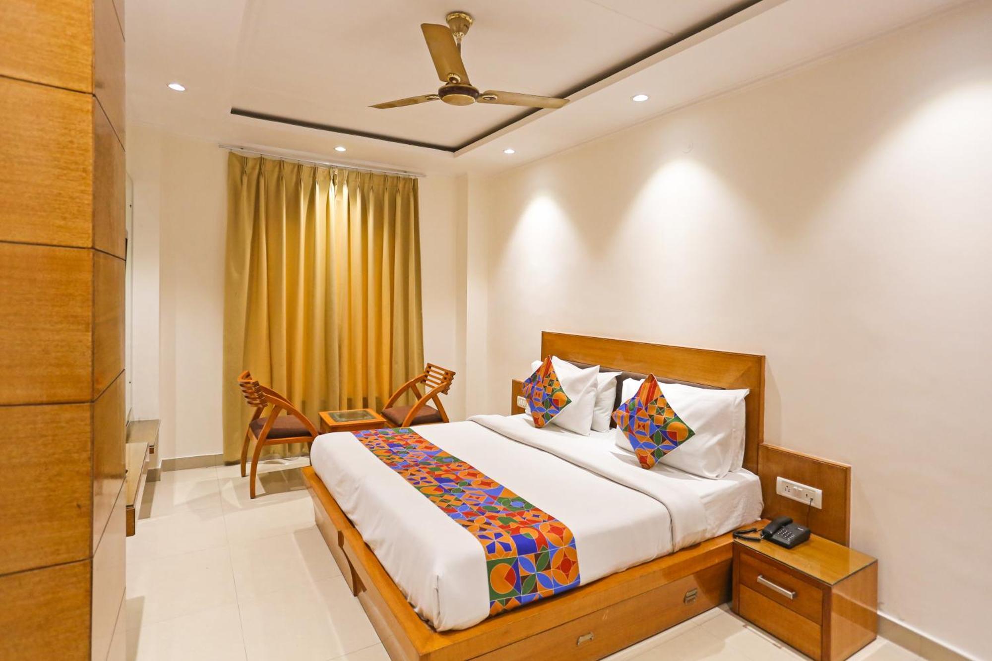 Silky Palace Near Igi Airportt Hotel