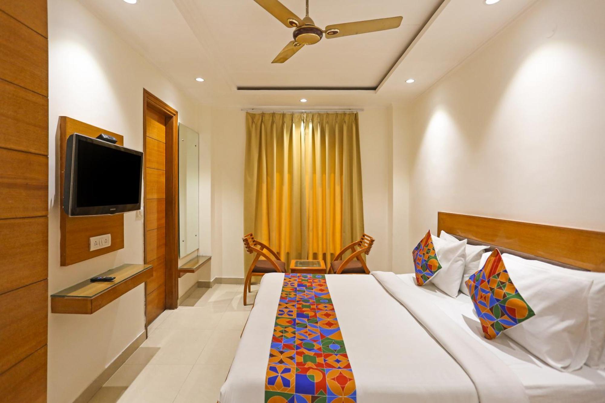 Hotel Silky Palace Near Igi Airportt