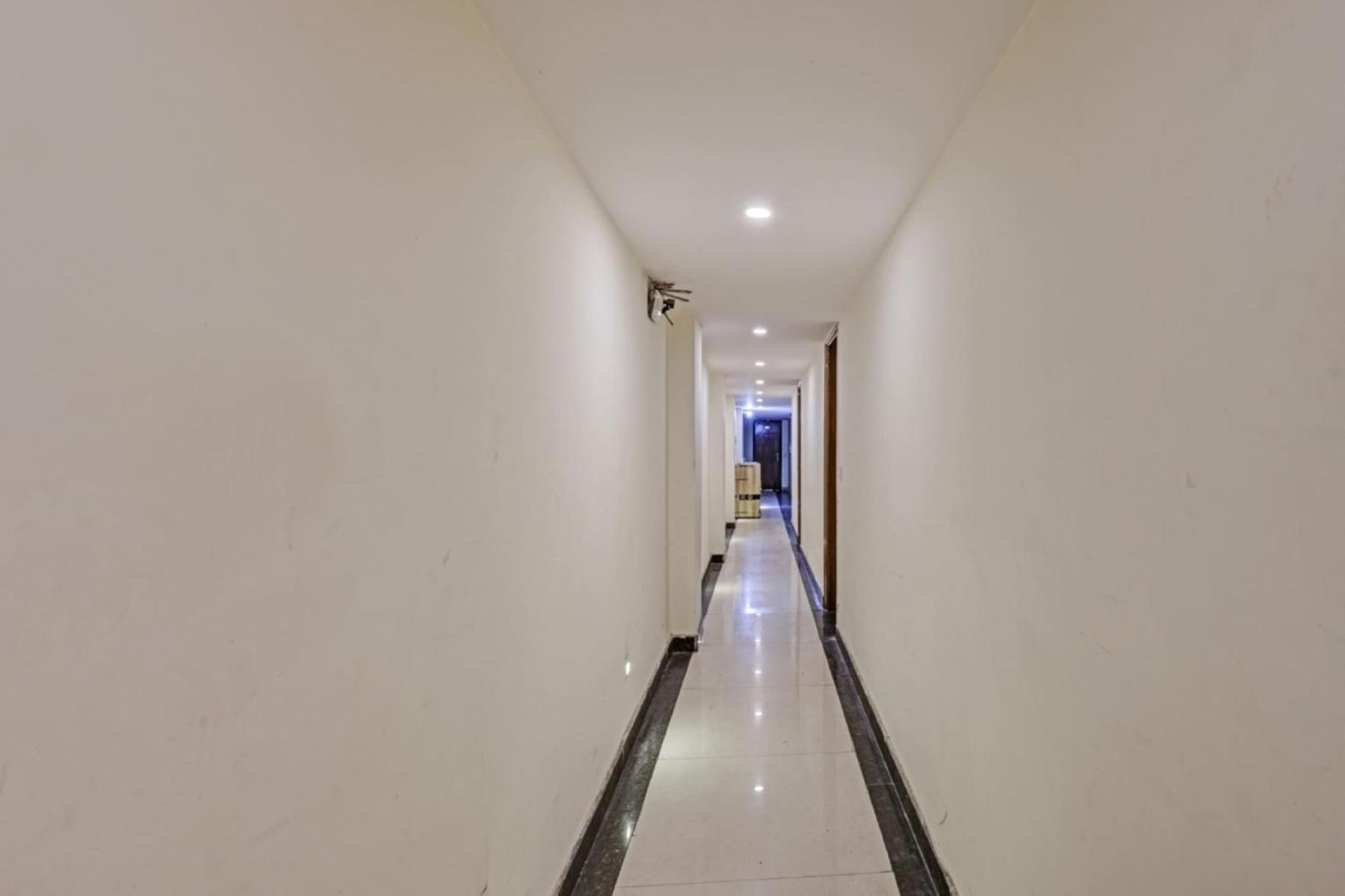 Hotel Paharganj - By - Homely Cashew 3*
