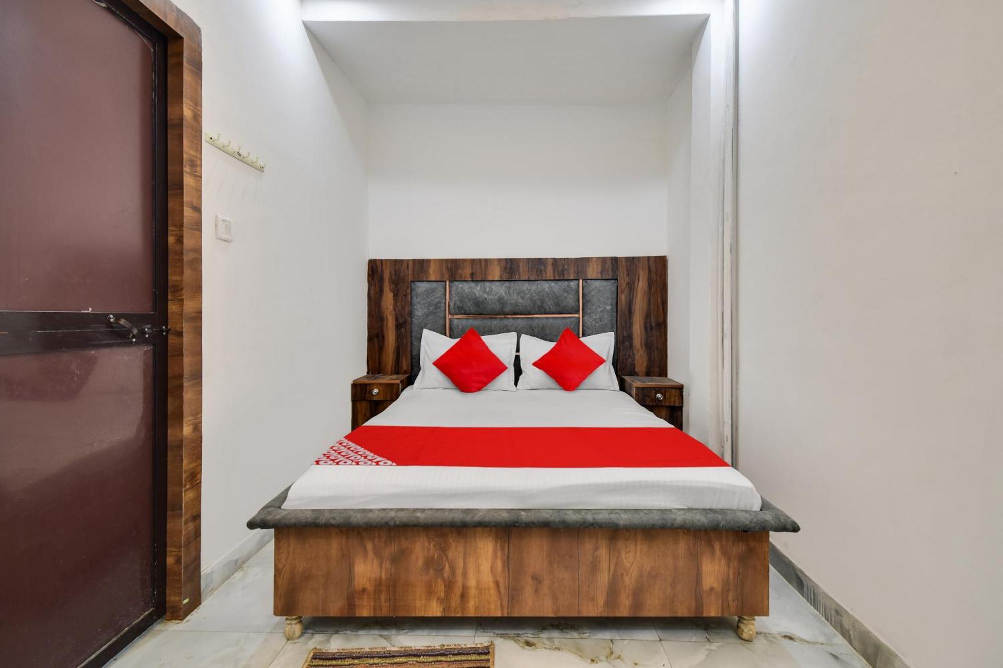 O Golden King Hotel 3*