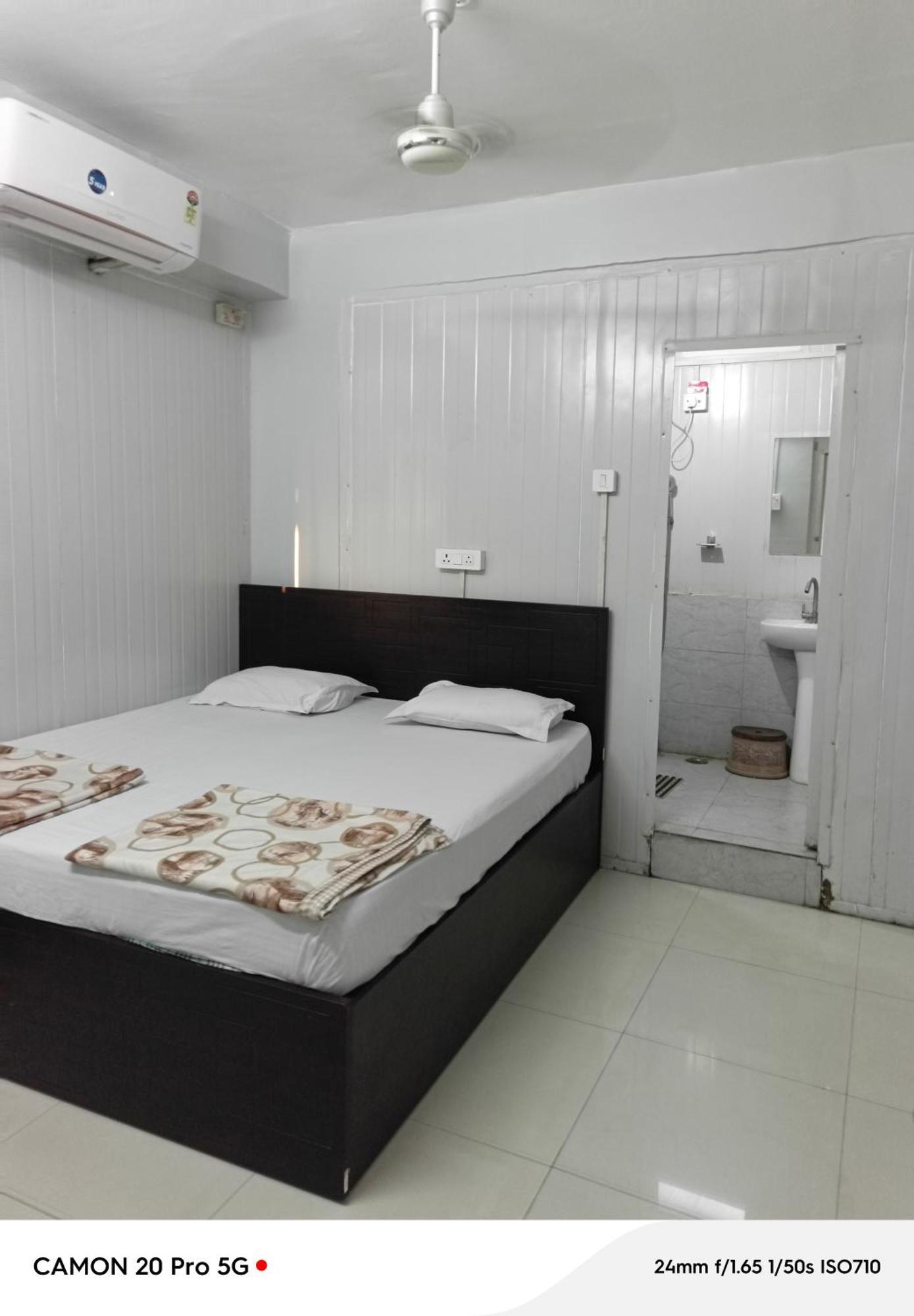 Ac Hostel New Delhi
