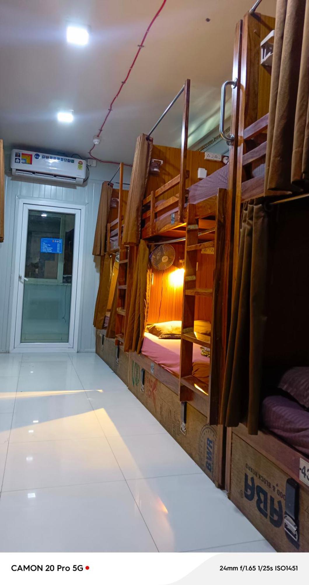 Hostel Ac *