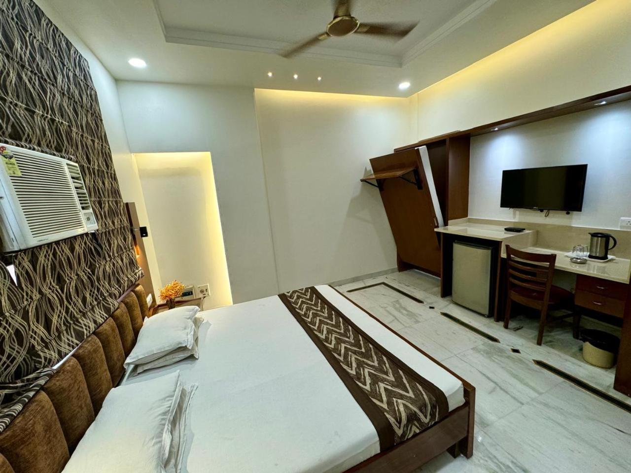 Hotel C Park - Karol Bagh, New 3*