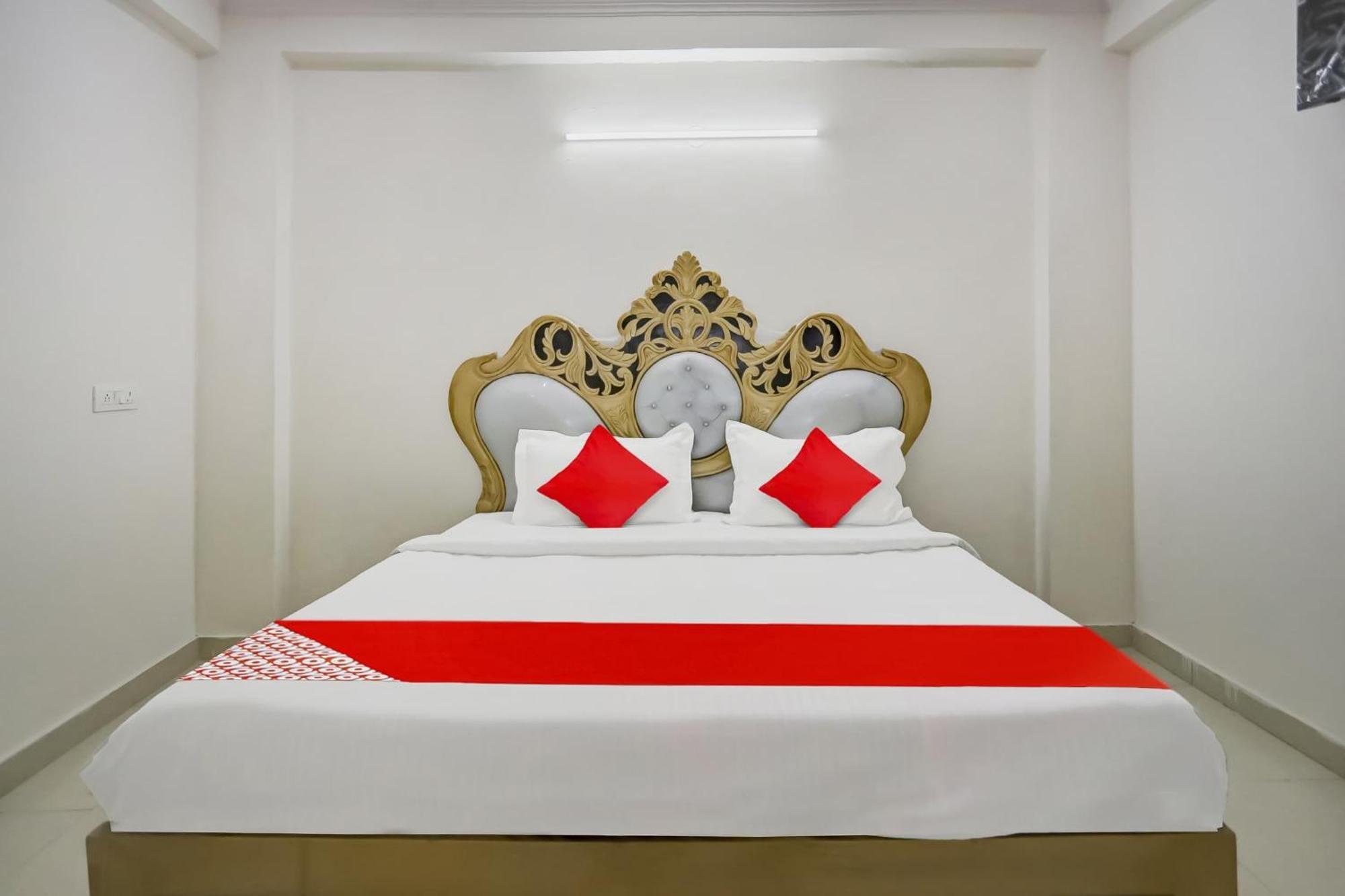 O Four Seasons Near Akshardham Hotel 3*